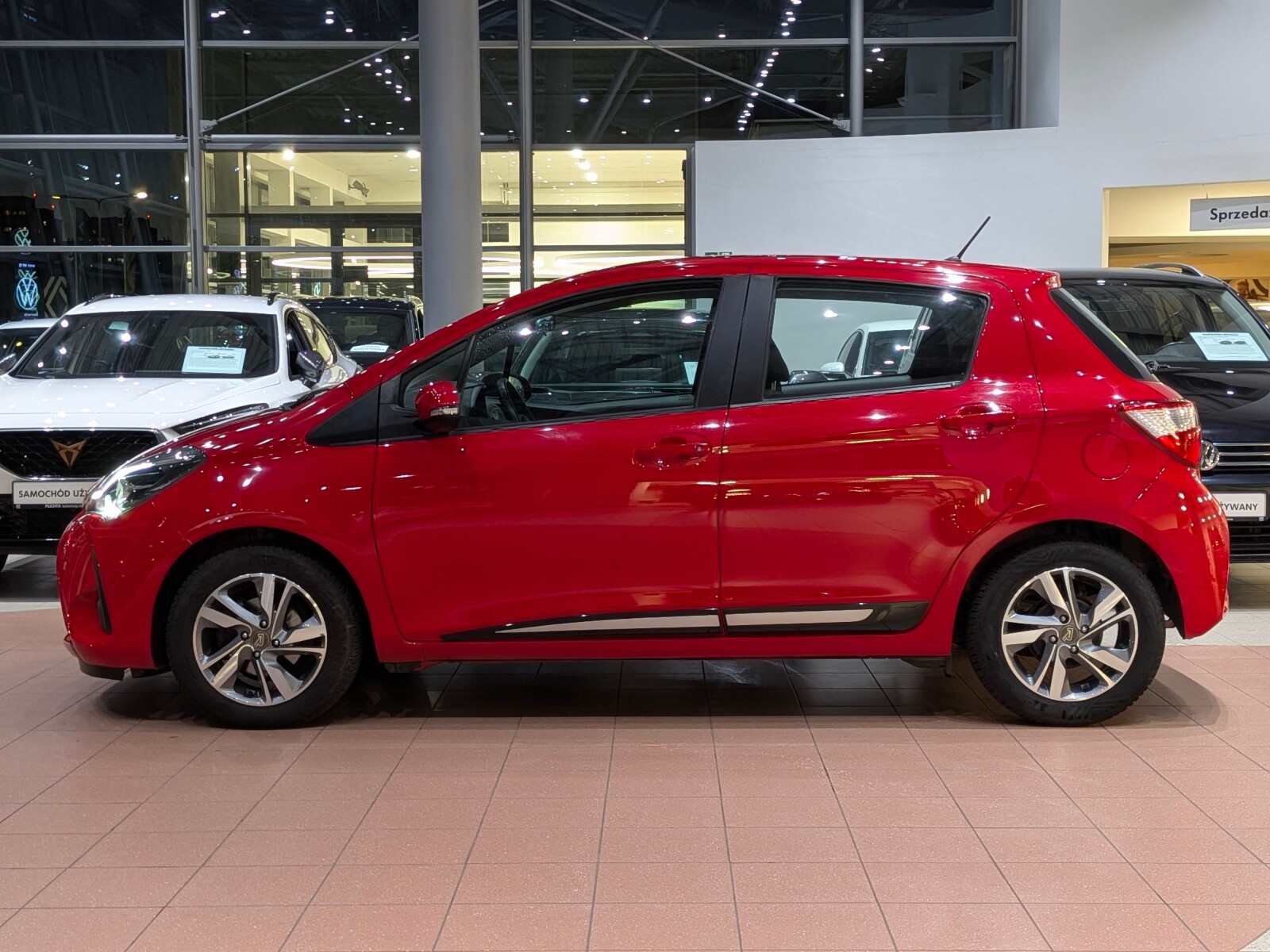 Toyota Yaris - zdjęcie 2
