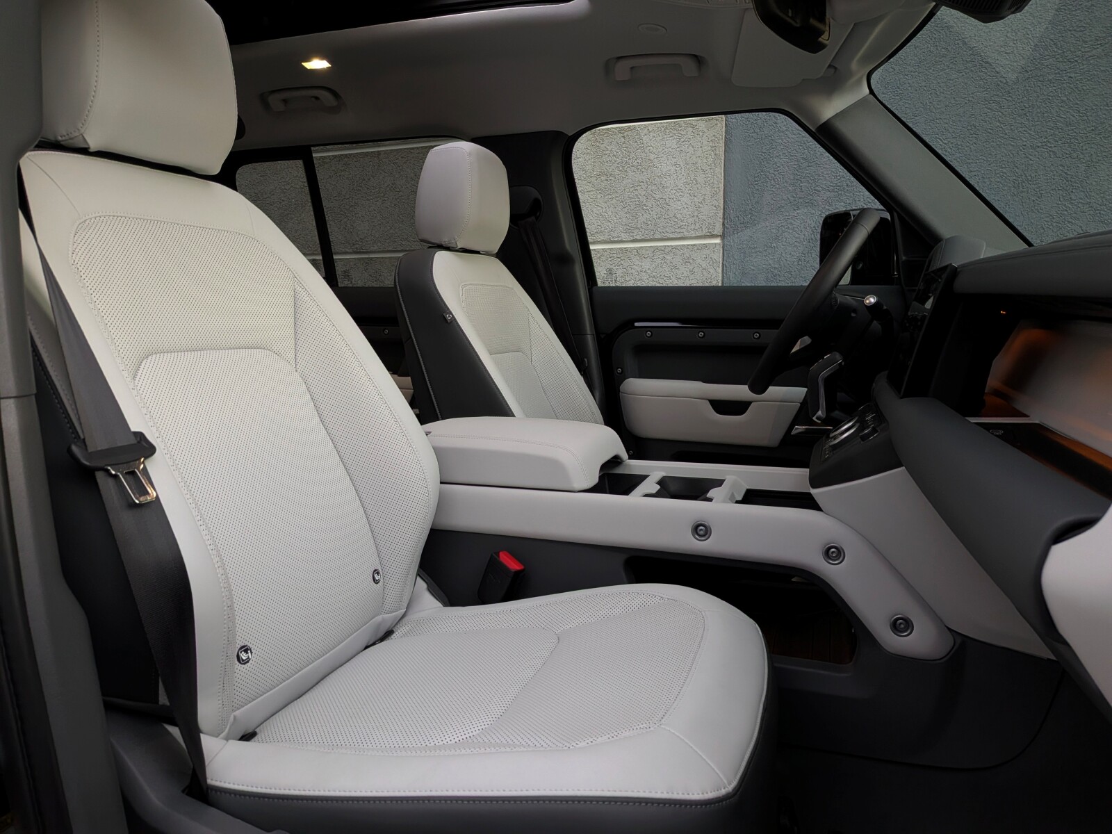 Land Rover Defender - zdjęcie 11