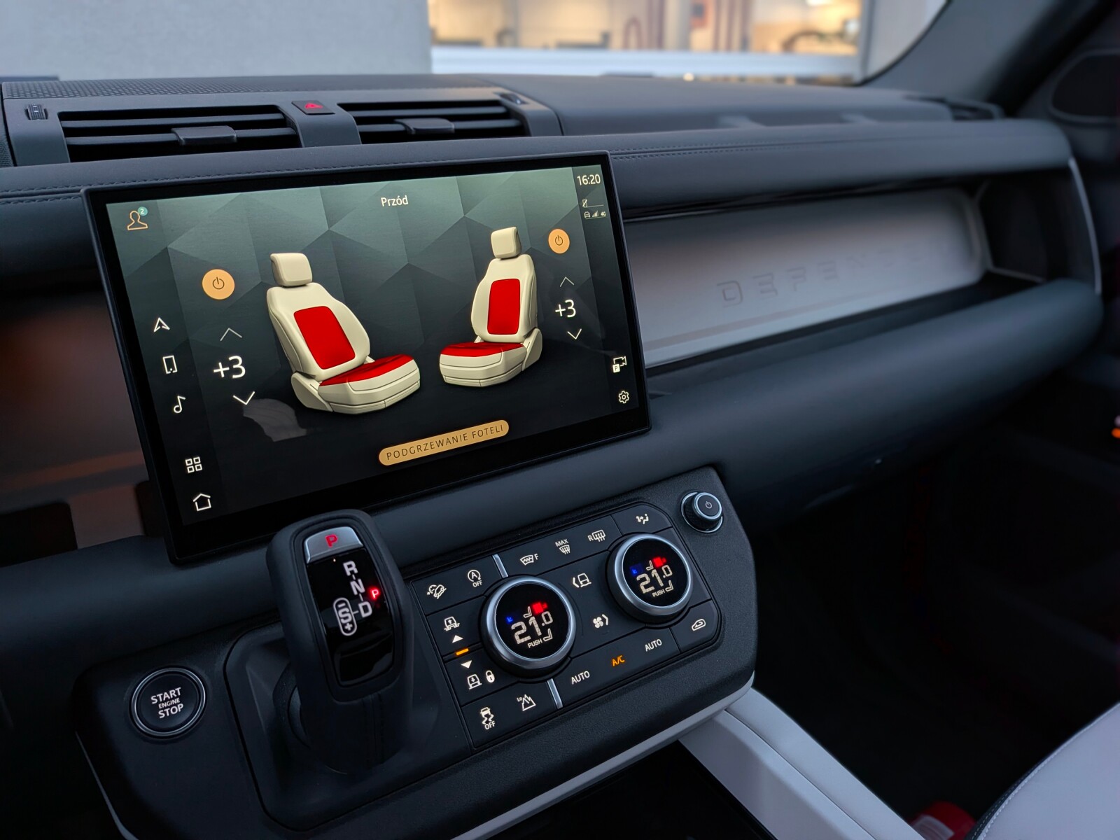 Land Rover Defender - zdjęcie 30
