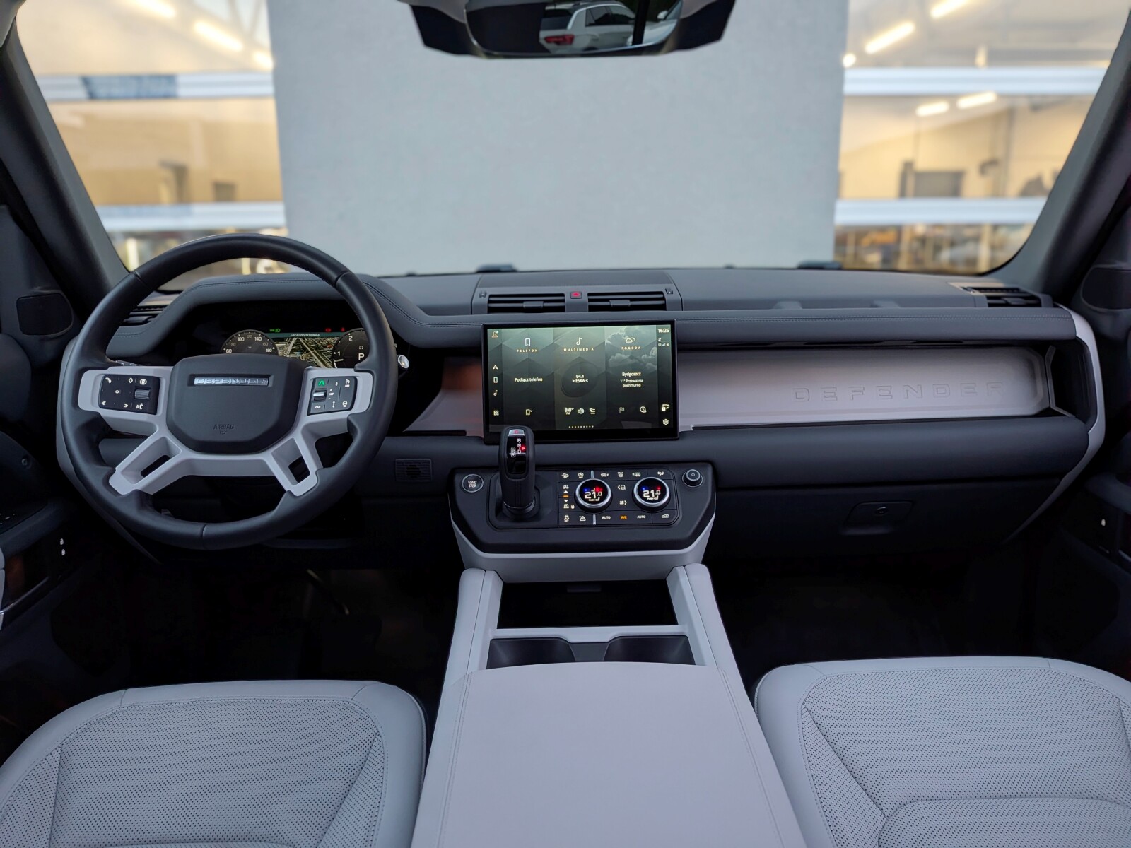 Land Rover Defender - zdjęcie 19