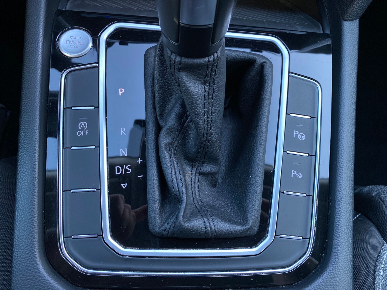 Volkswagen Passat - zdjęcie 24