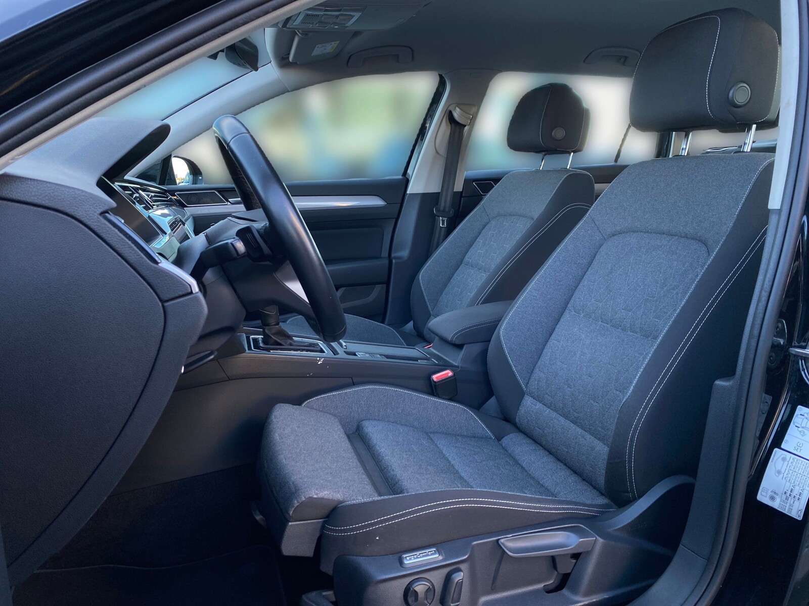 Volkswagen Passat - zdjęcie 9