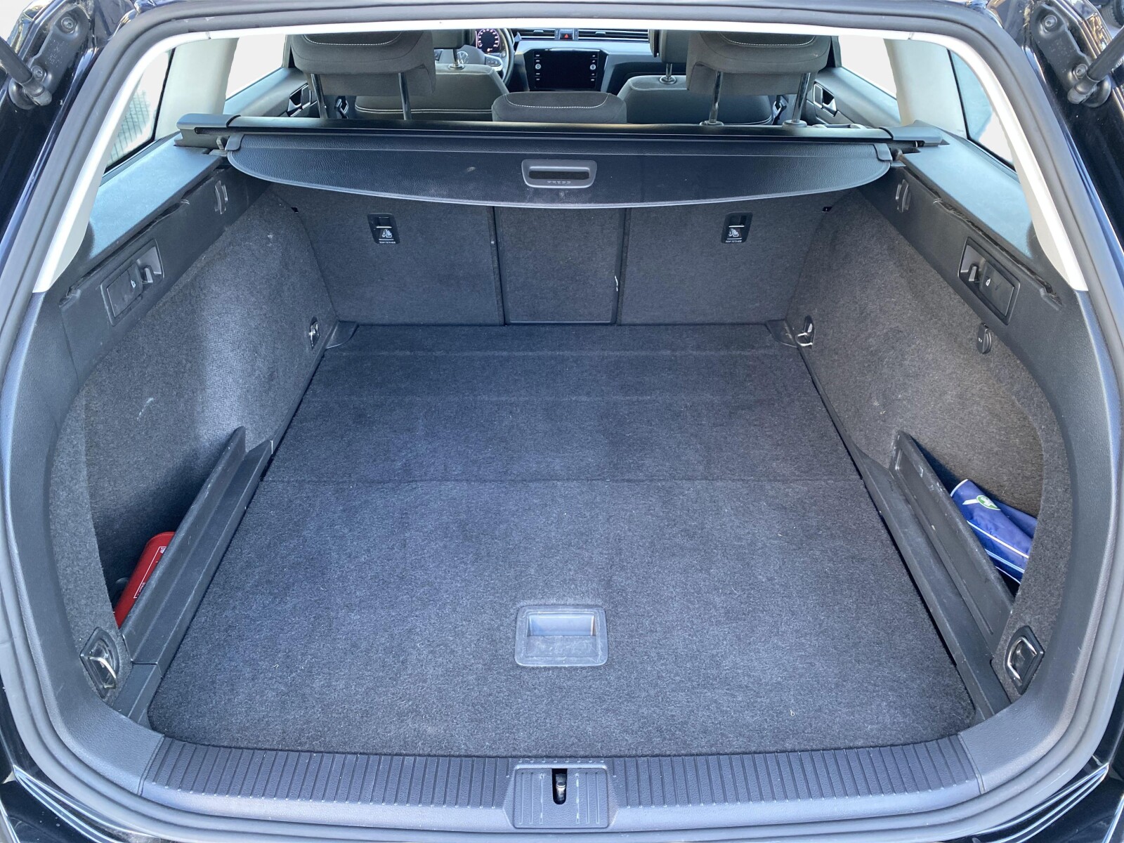Volkswagen Passat - zdjęcie 11