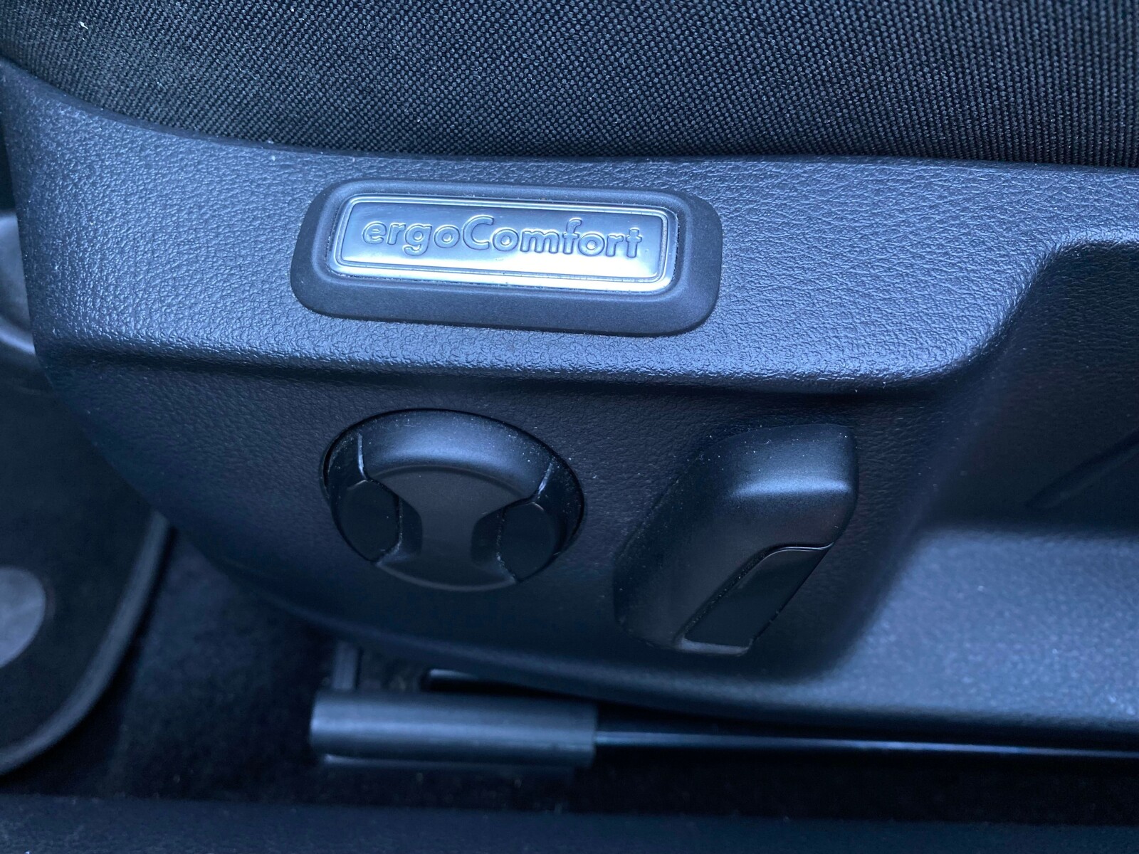 Volkswagen Passat - zdjęcie 18