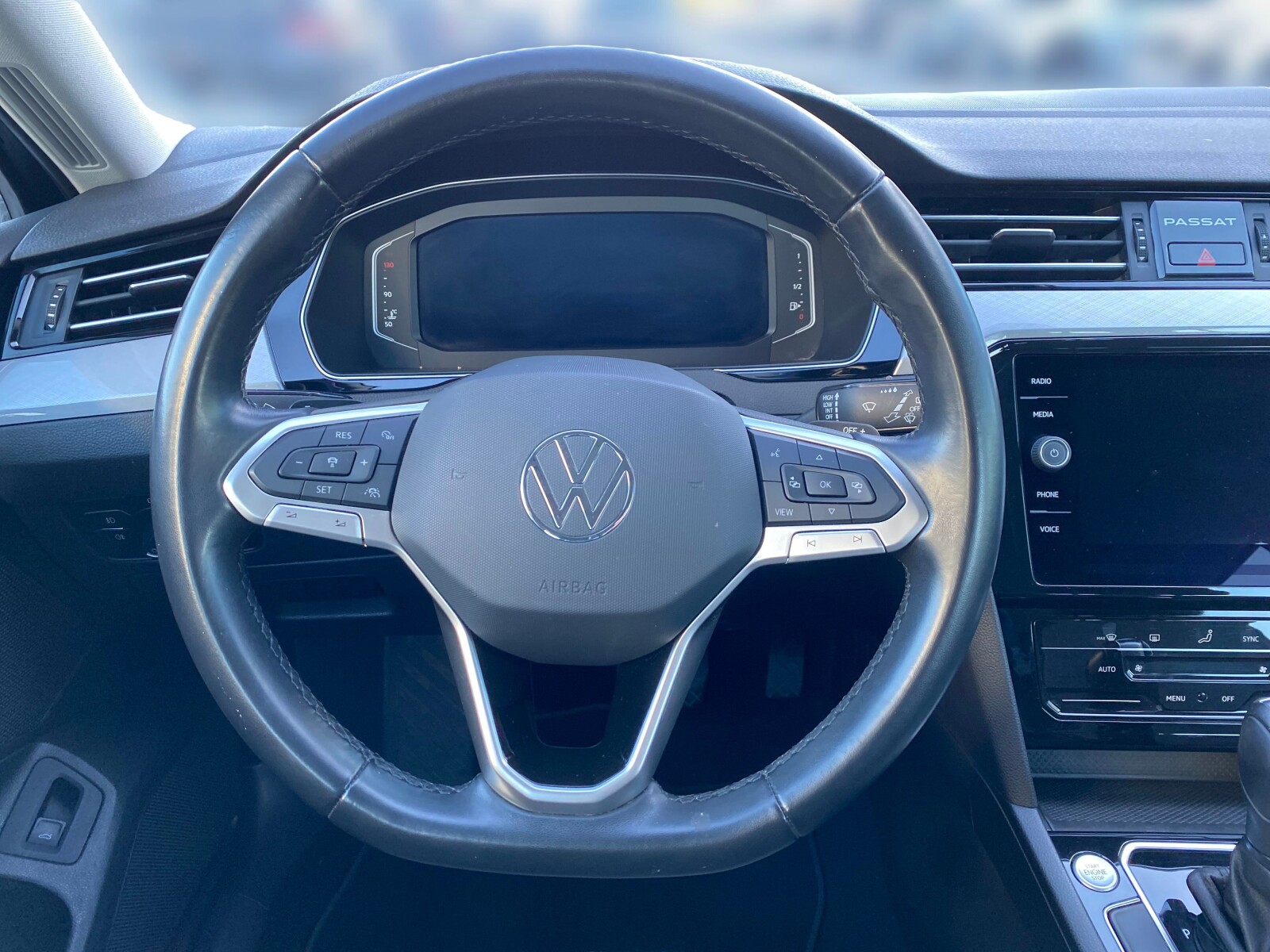 Volkswagen Passat - zdjęcie 13