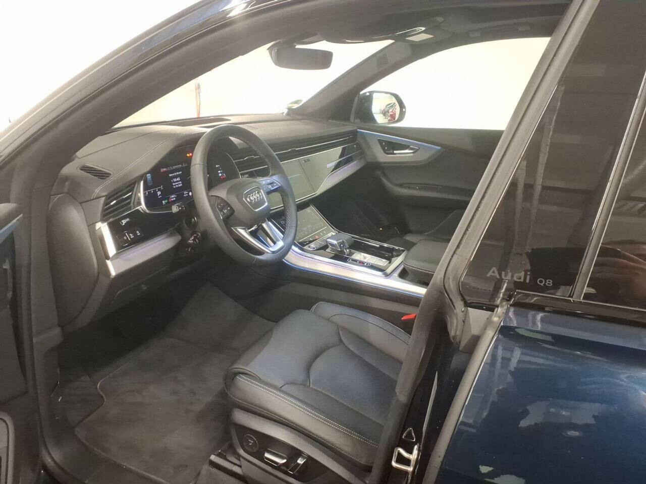 Audi Q8 - zdjęcie 12