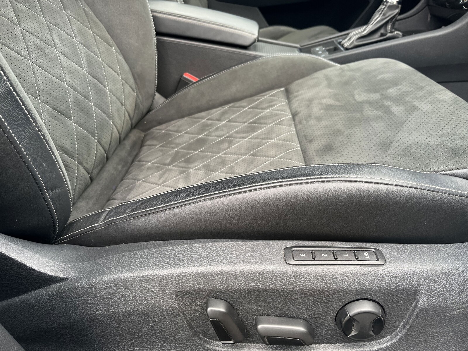 Škoda Superb Combi - zdjęcie 18