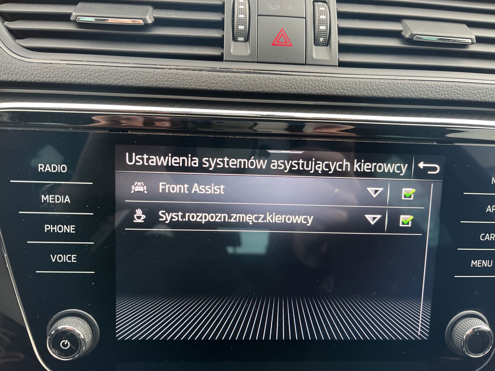 Škoda Superb Combi - zdjęcie 29