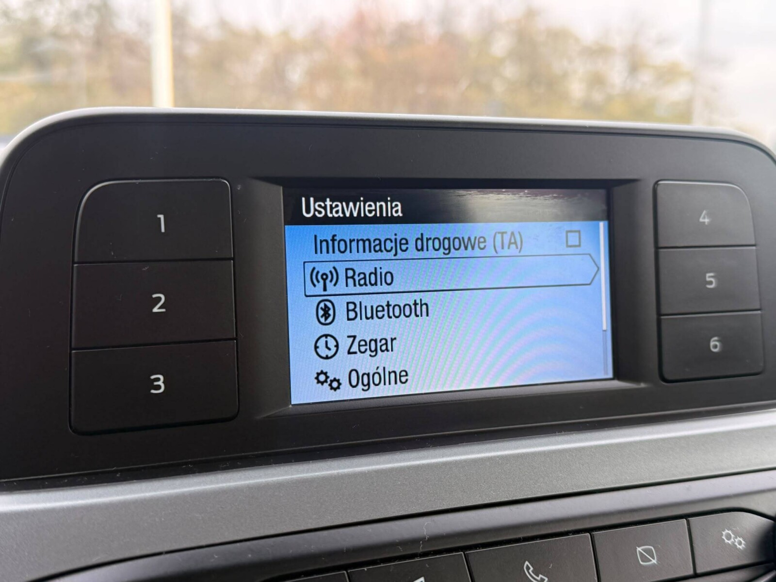 Ford Focus - zdjęcie 8