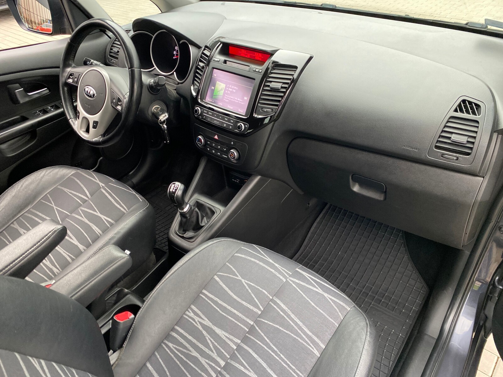 Kia Venga - zdjęcie 15