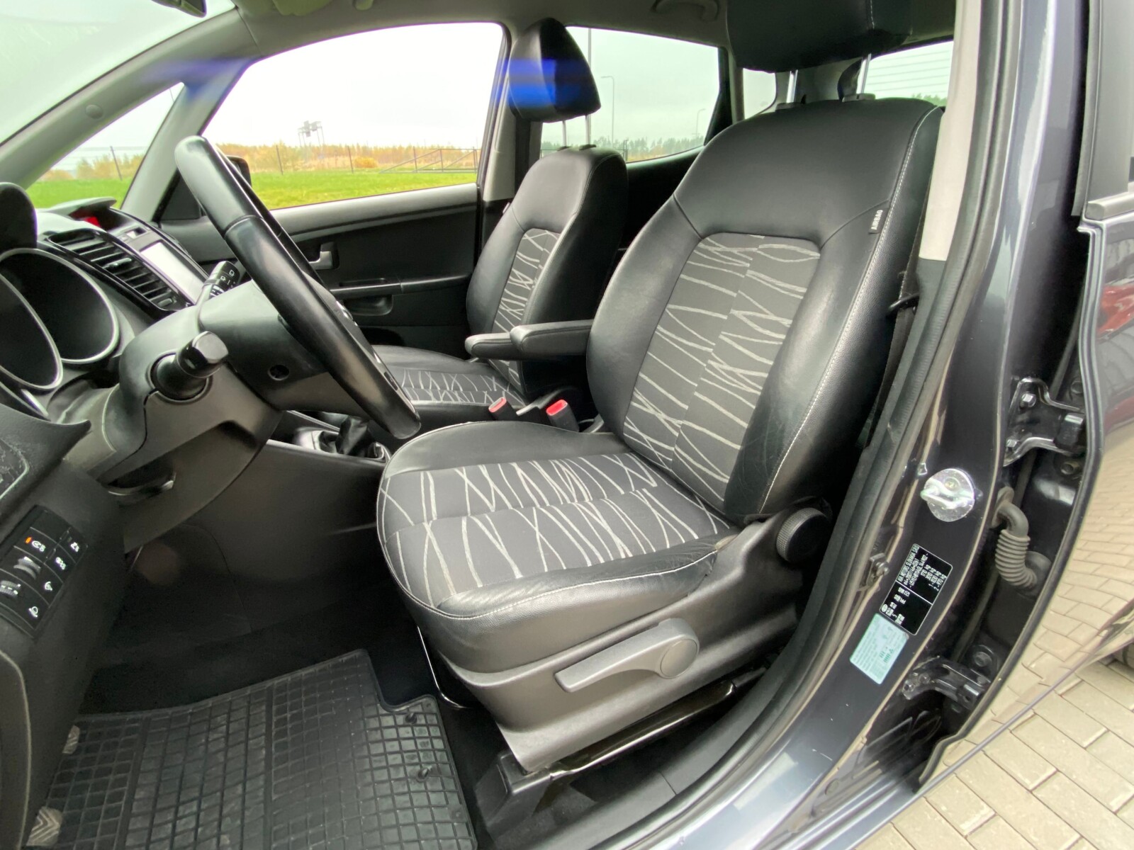 Kia Venga - zdjęcie 9