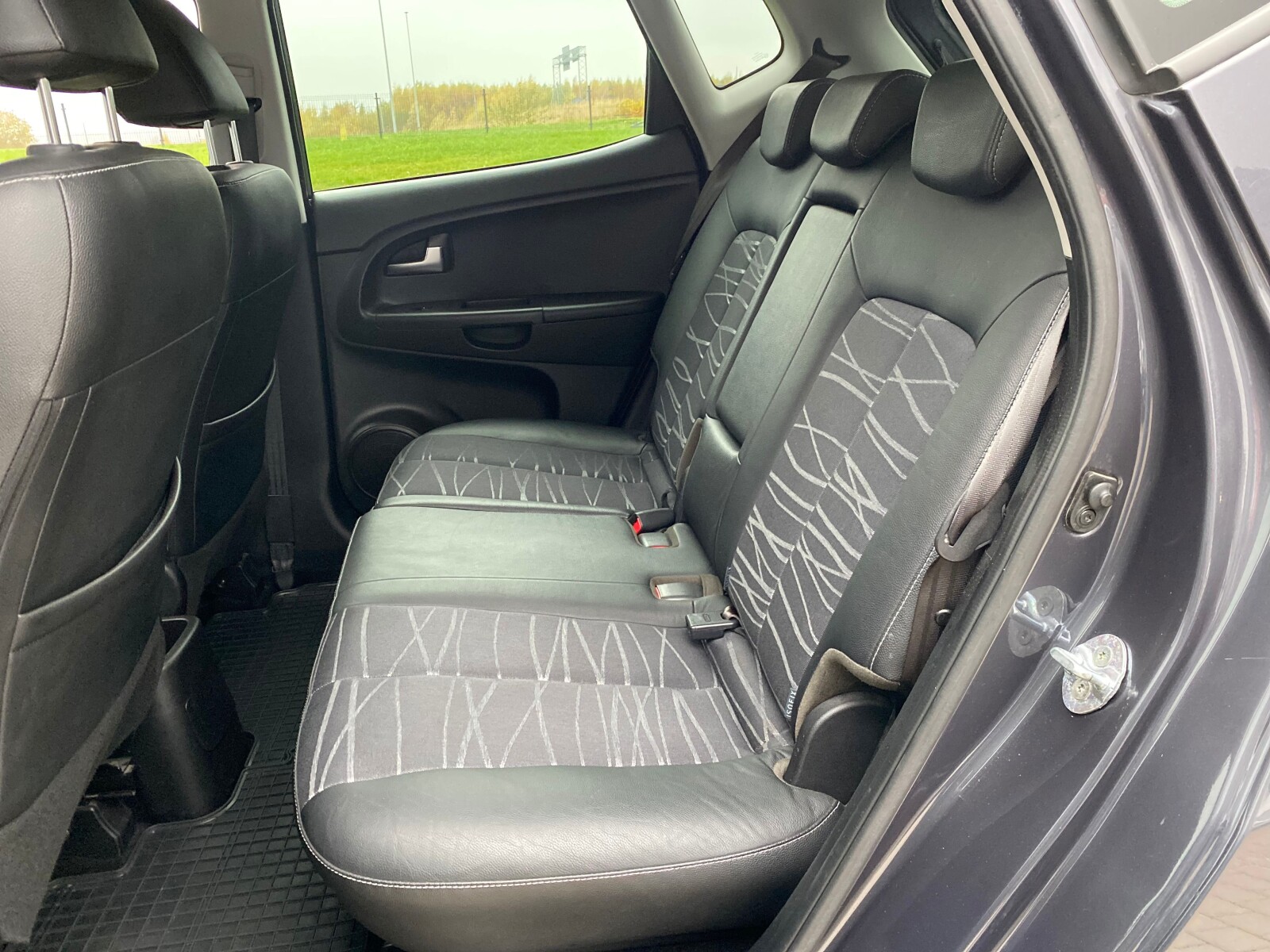 Kia Venga - zdjęcie 10