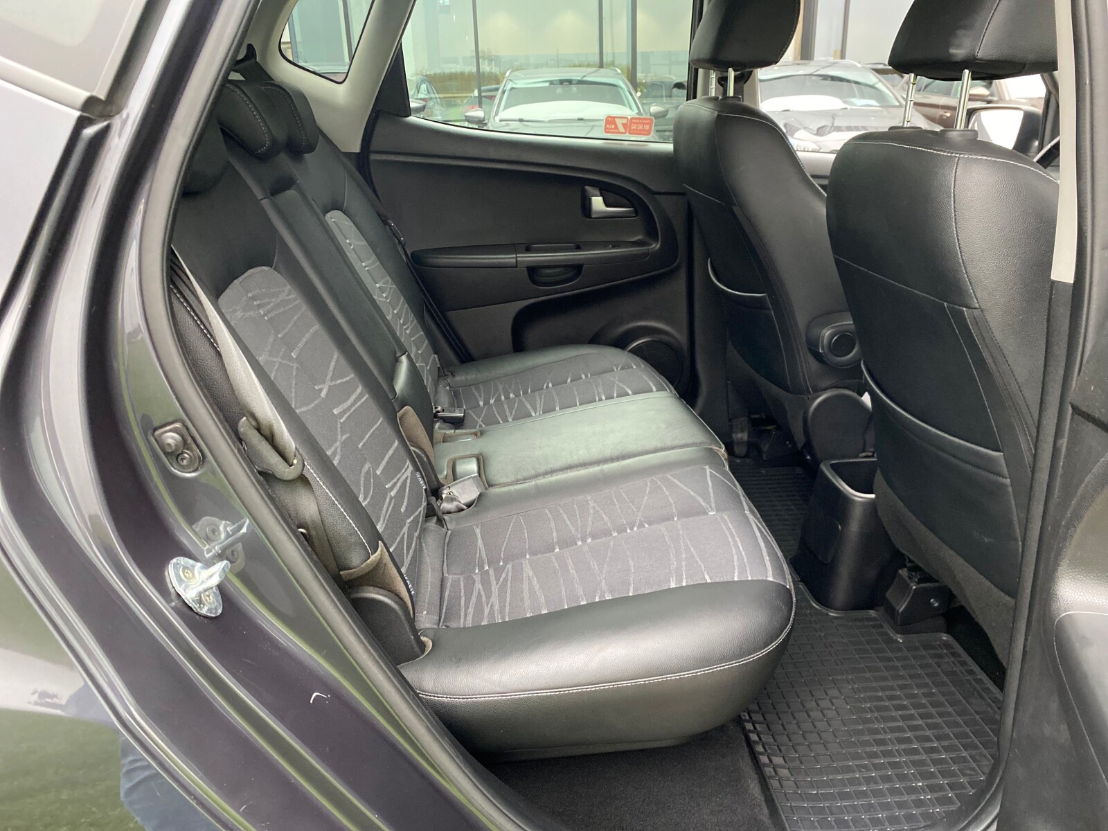 Kia Venga - zdjęcie 13