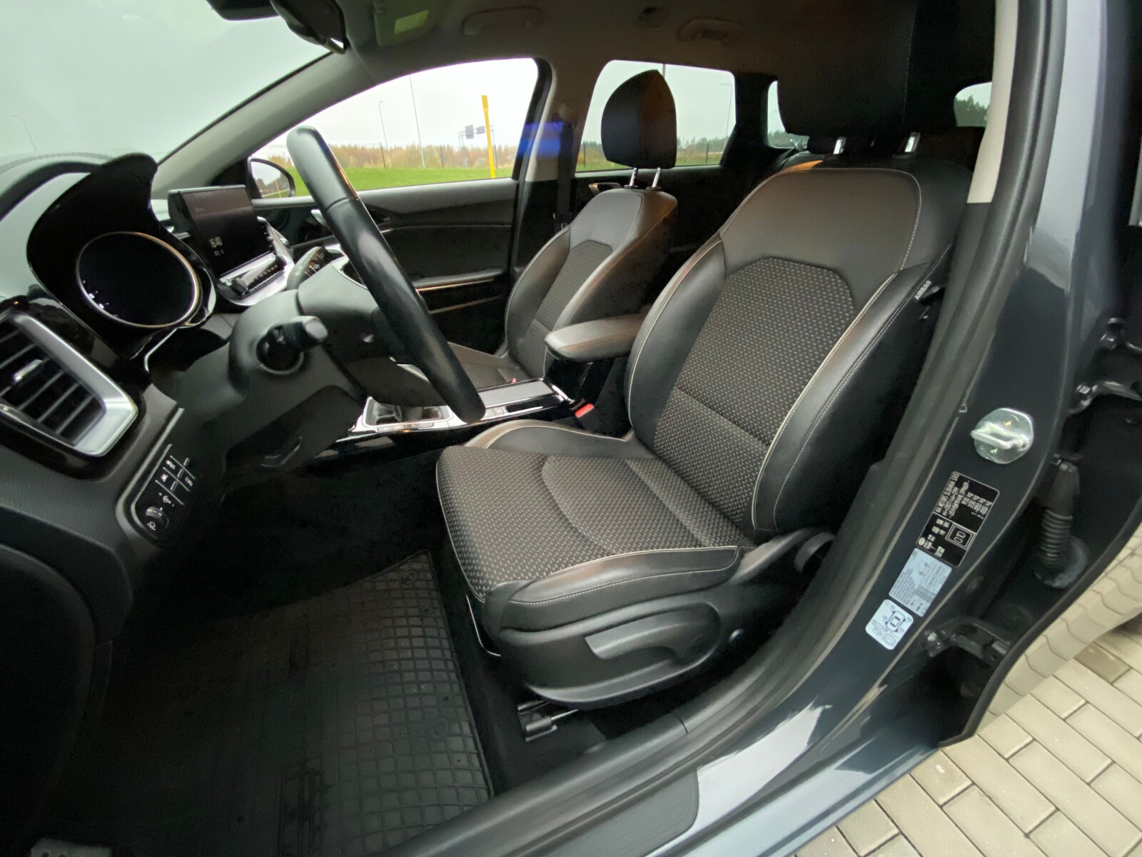 Kia Ceed - zdjęcie 9