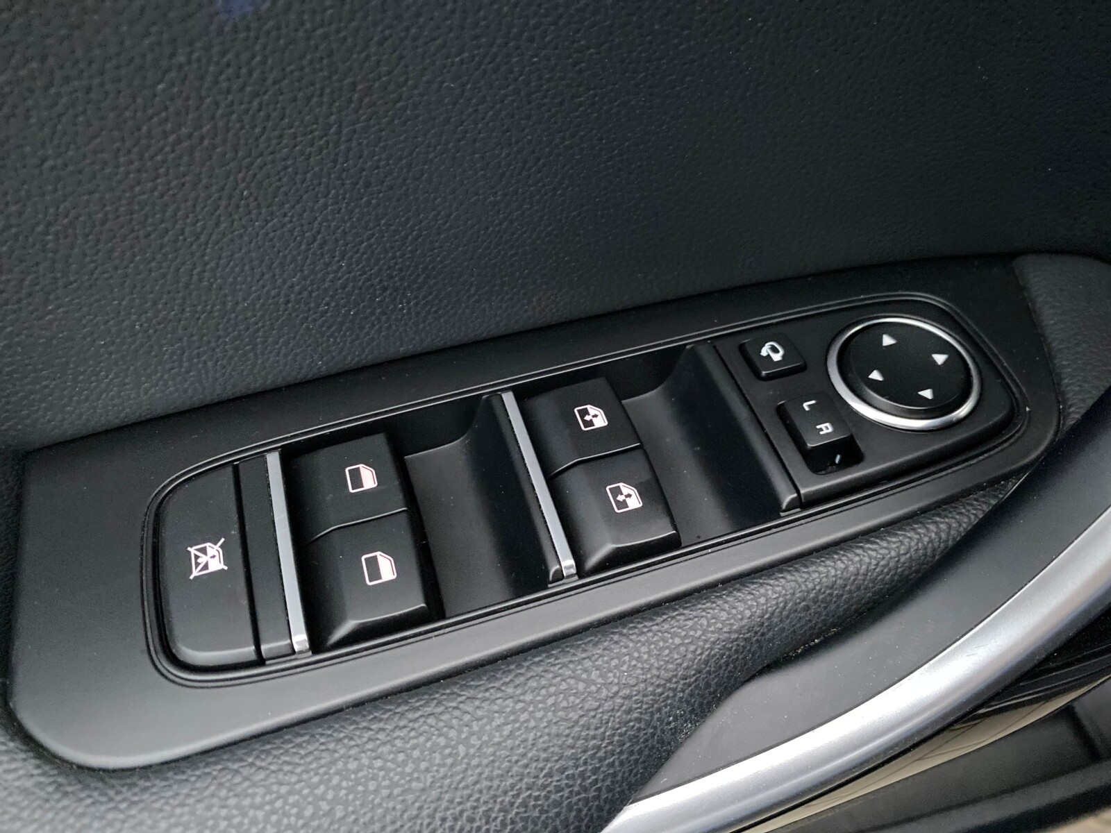 Kia Ceed - zdjęcie 15