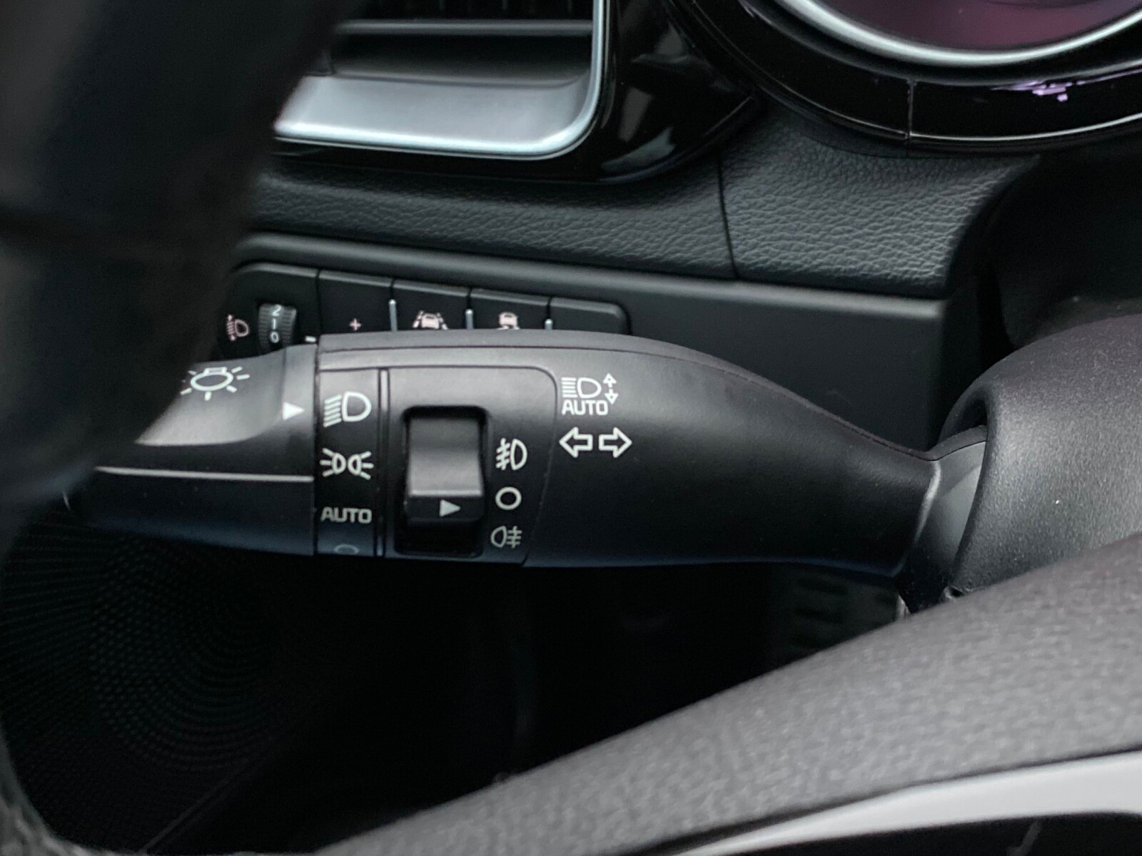 Kia Ceed - zdjęcie 17