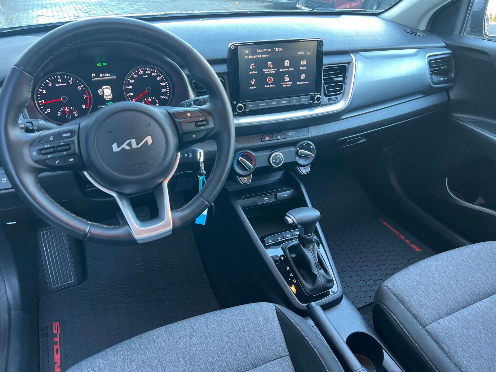 Kia Stonic - zdjęcie 23