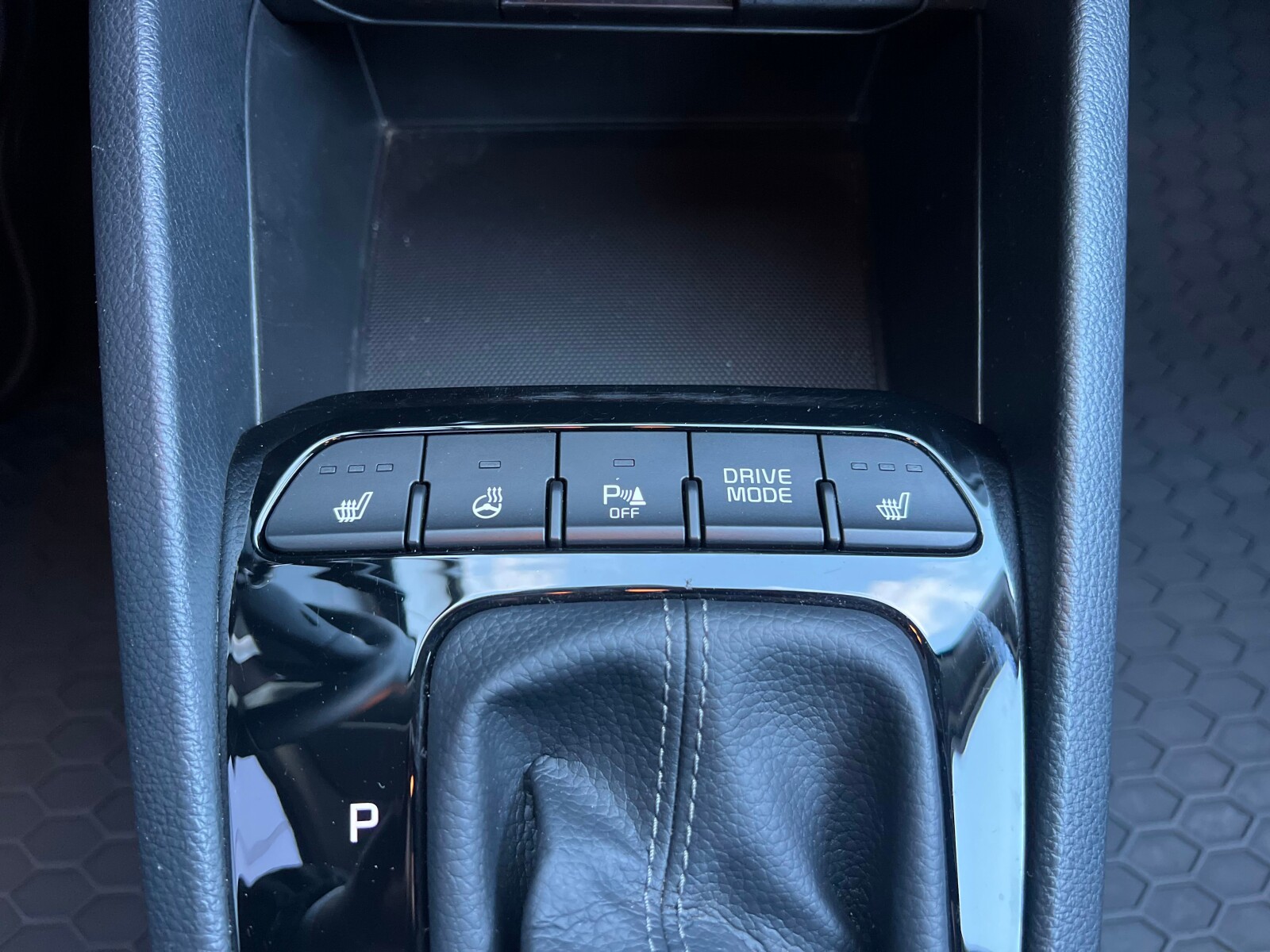 Kia Stonic - zdjęcie 15