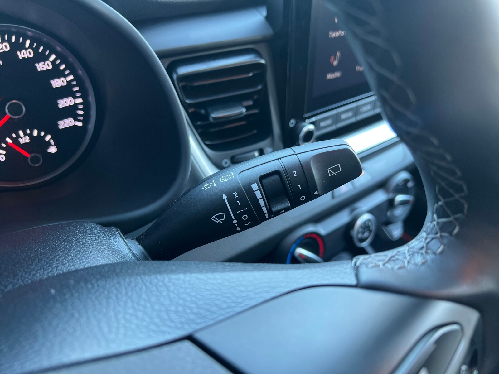 Kia Stonic - zdjęcie 19