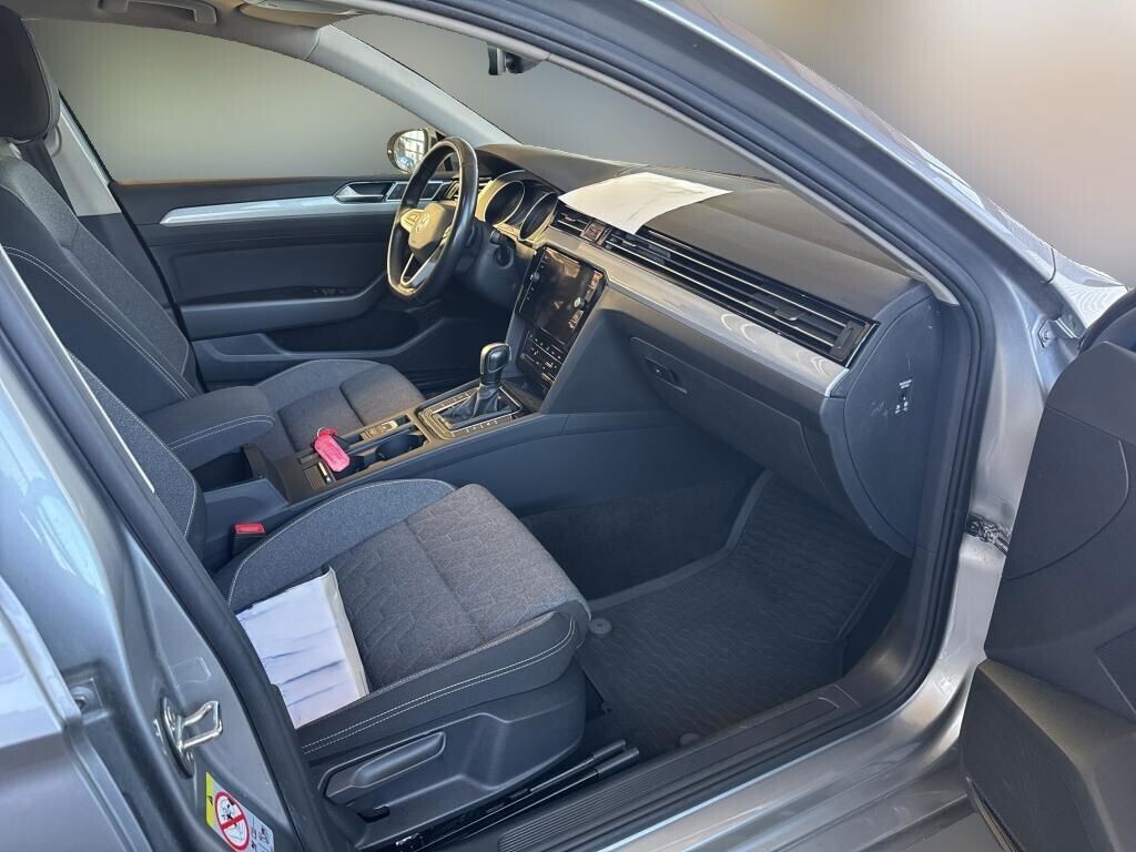 Volkswagen Passat Variant - zdjęcie 4