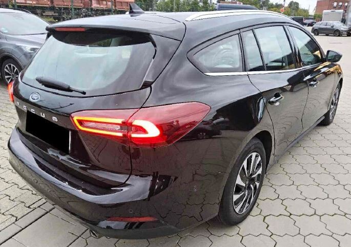 Ford Focus - zdjęcie 2