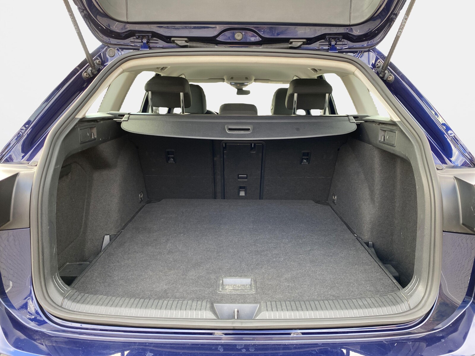 Volkswagen Golf - zdjęcie 31