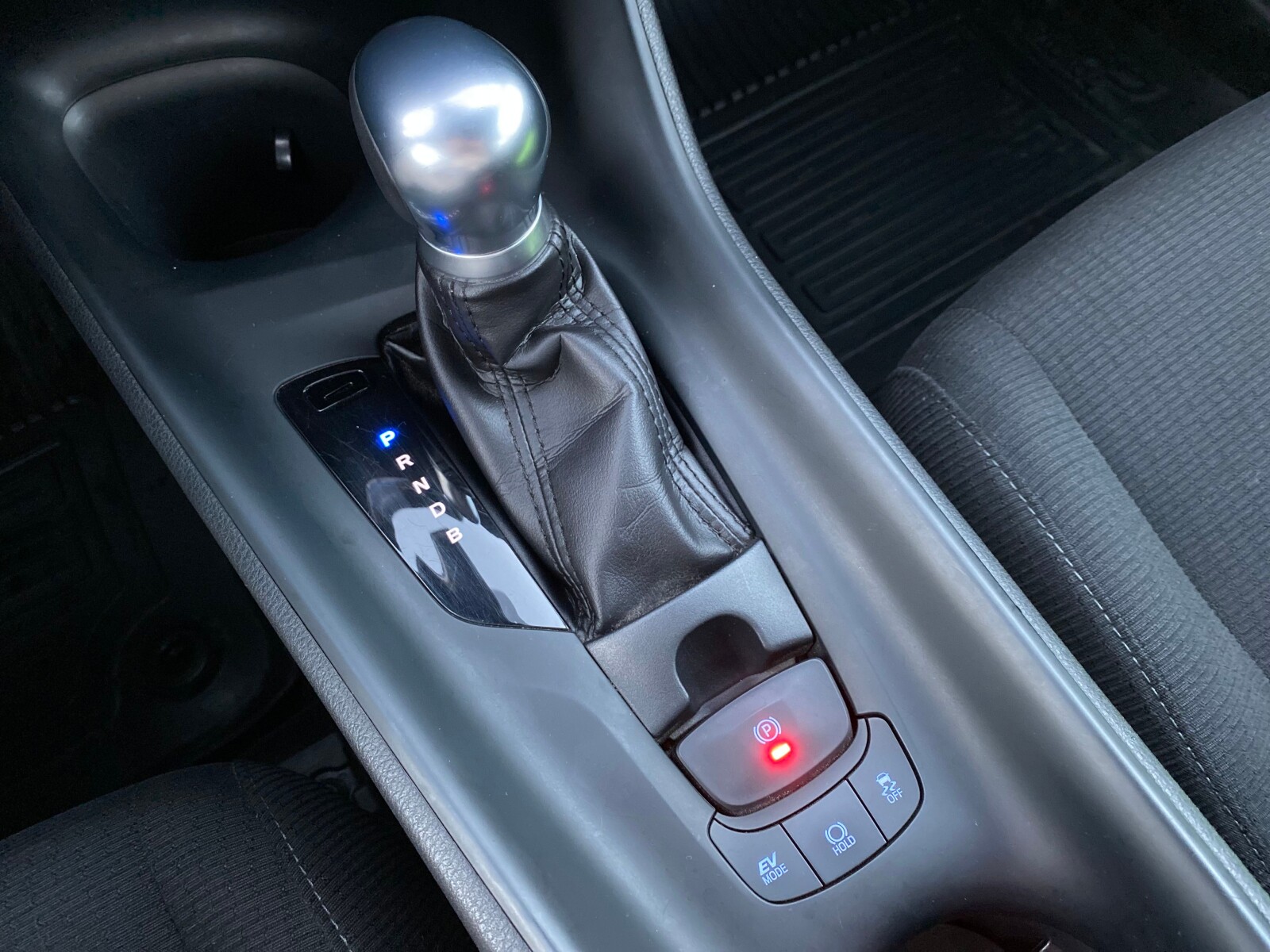 Toyota C-HR - zdjęcie 12