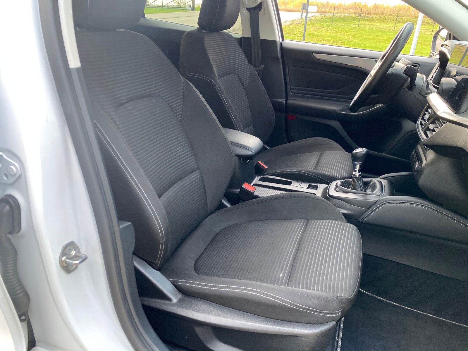 Ford Focus - zdjęcie 15