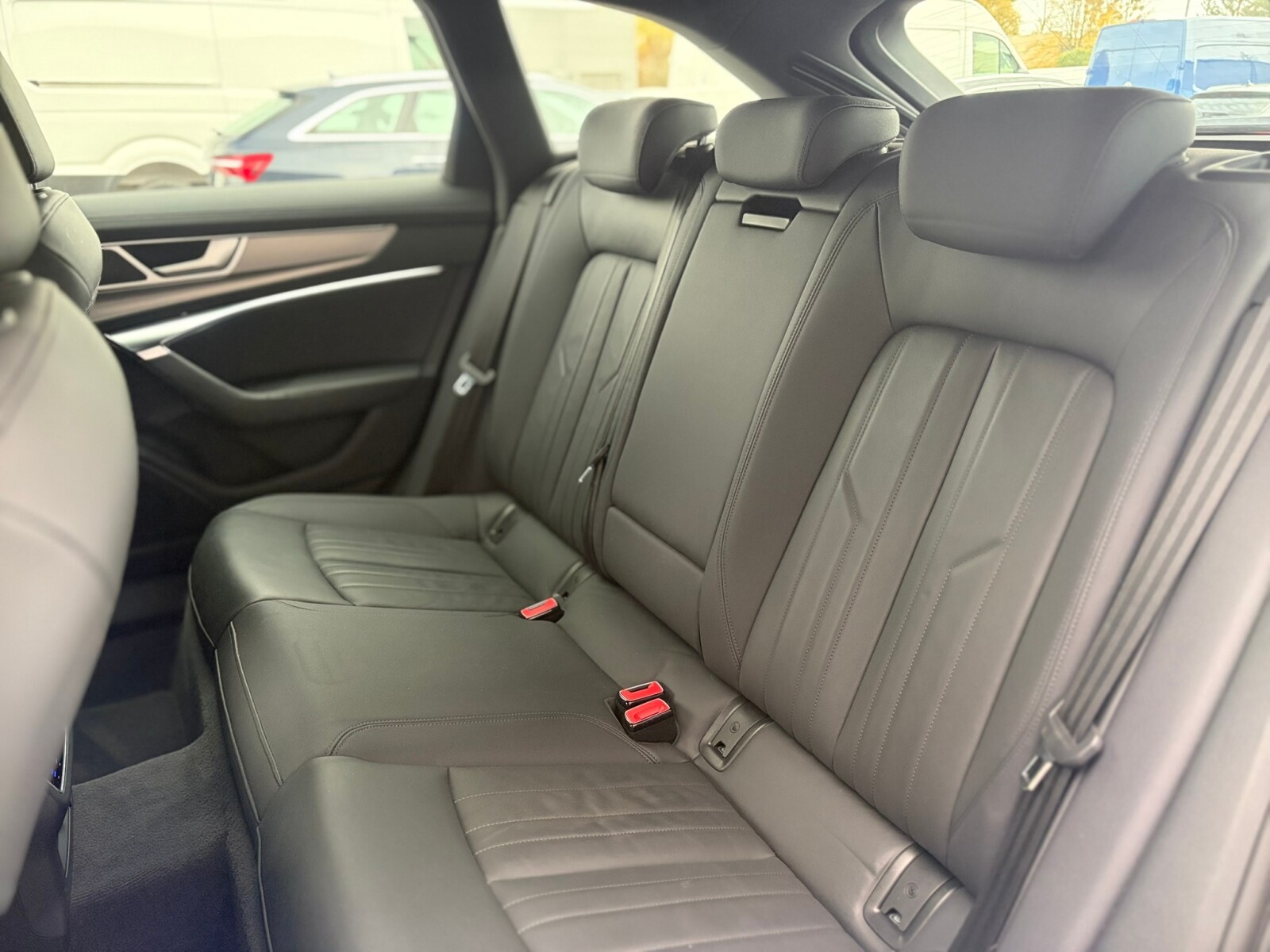 Audi A6 Avant - zdjęcie 11