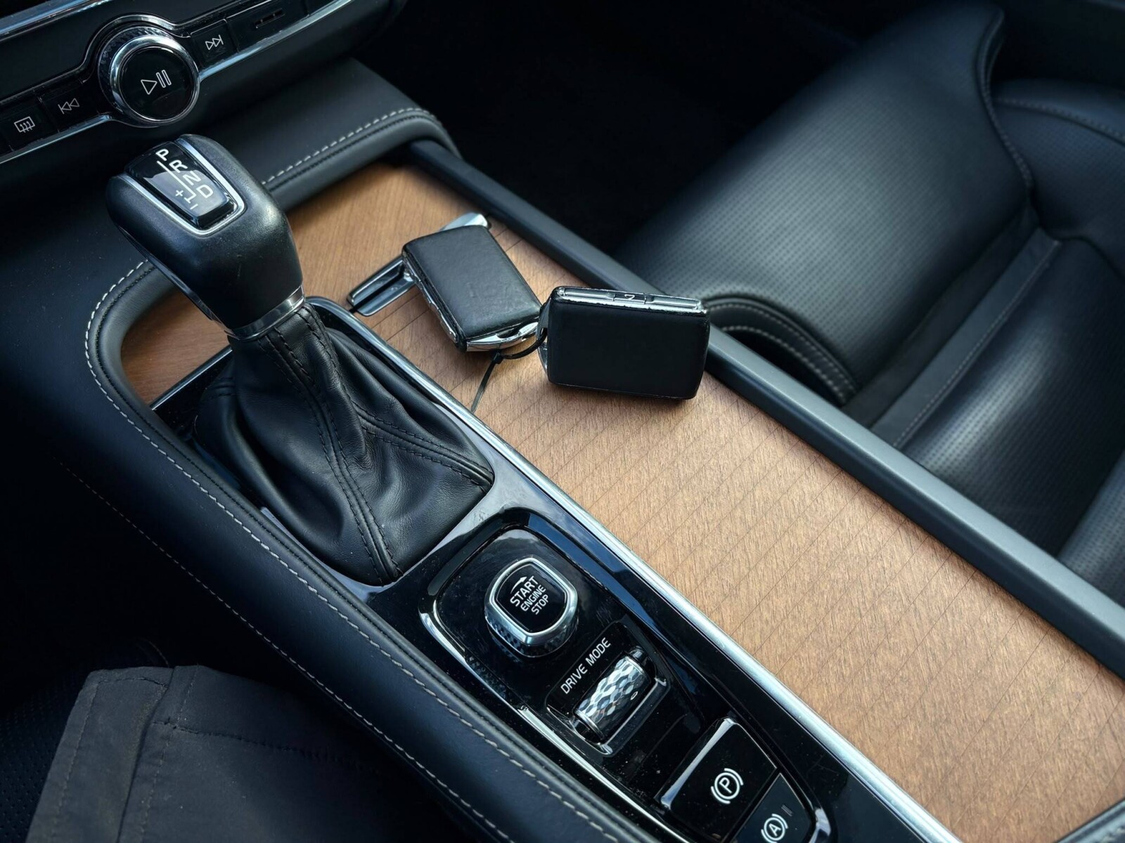 Volvo S90 - zdjęcie 18