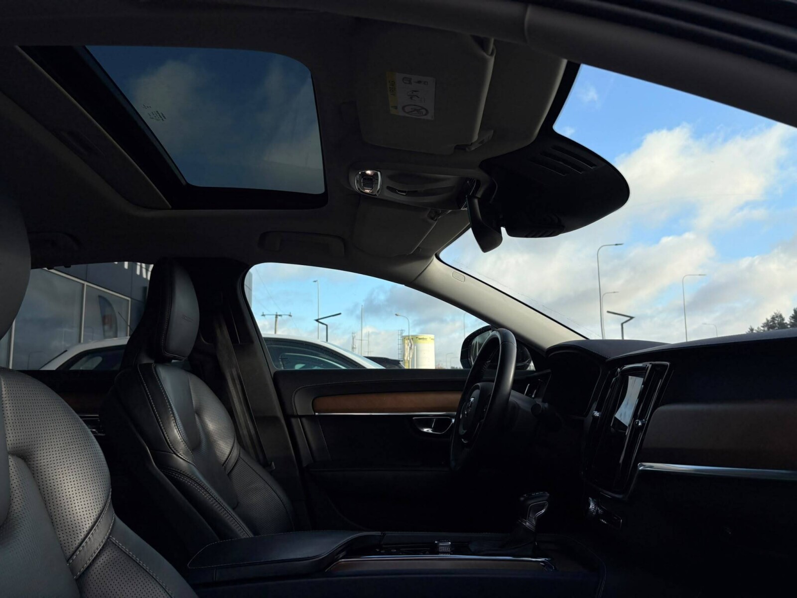 Volvo S90 - zdjęcie 8