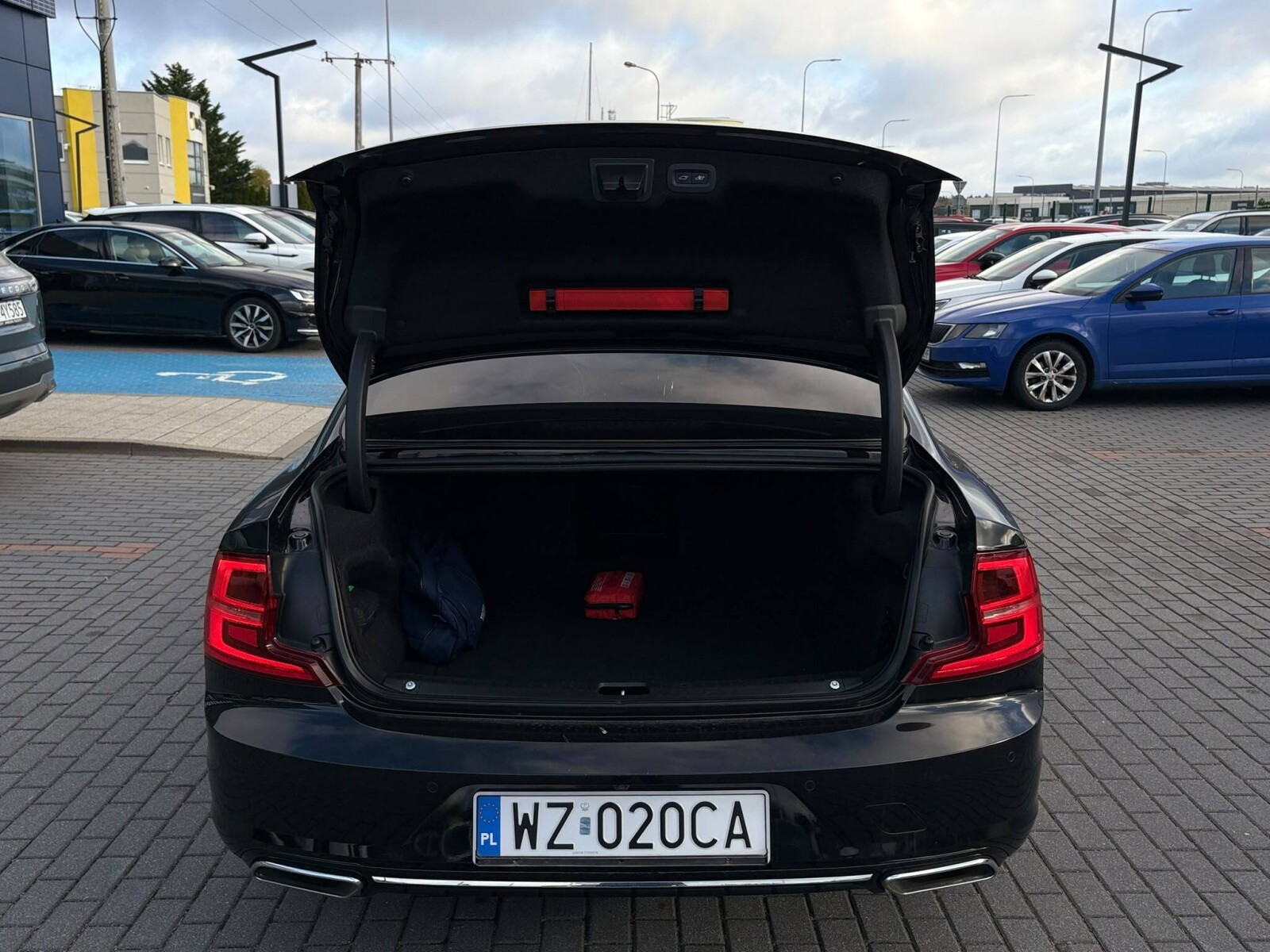 Volvo S90 - zdjęcie 19