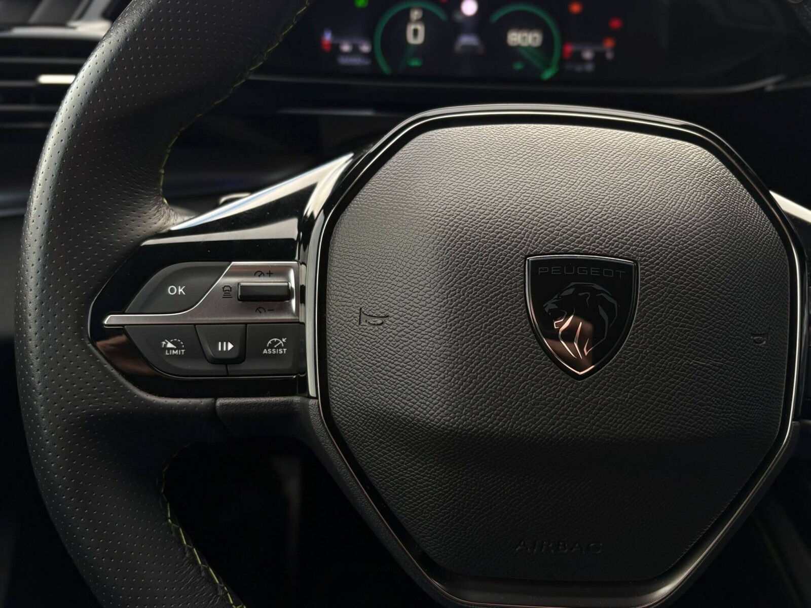 Peugeot 408 - zdjęcie 12
