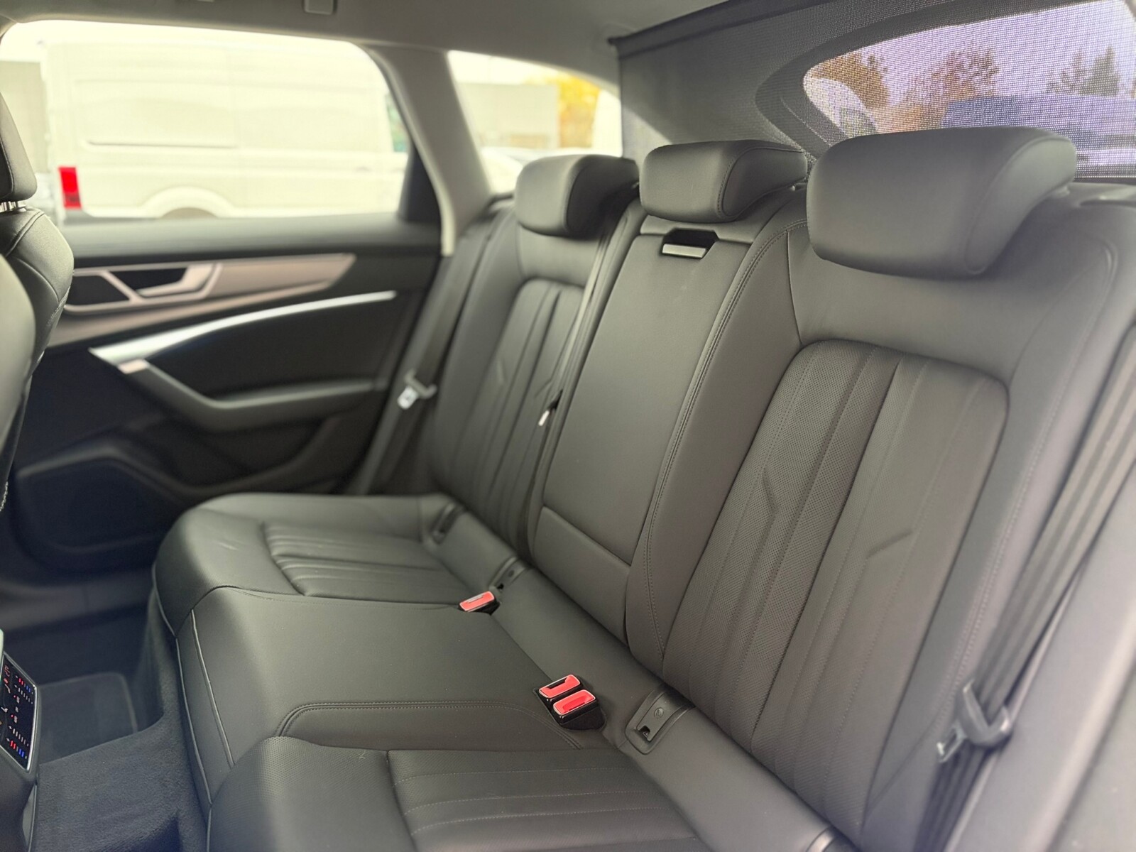 Audi A6 Avant - zdjęcie 11