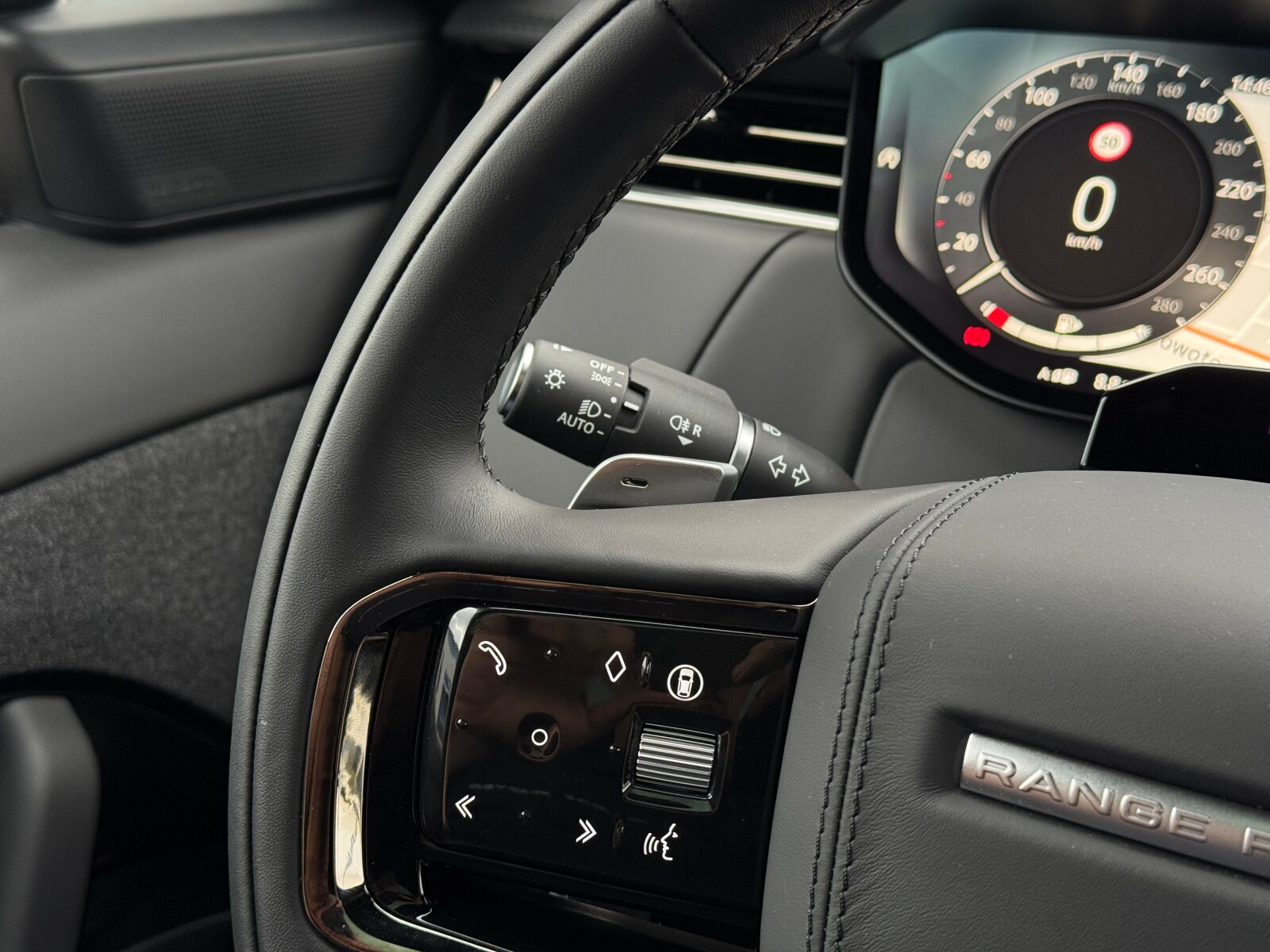 Land Rover Range Rover Sport - zdjęcie 11