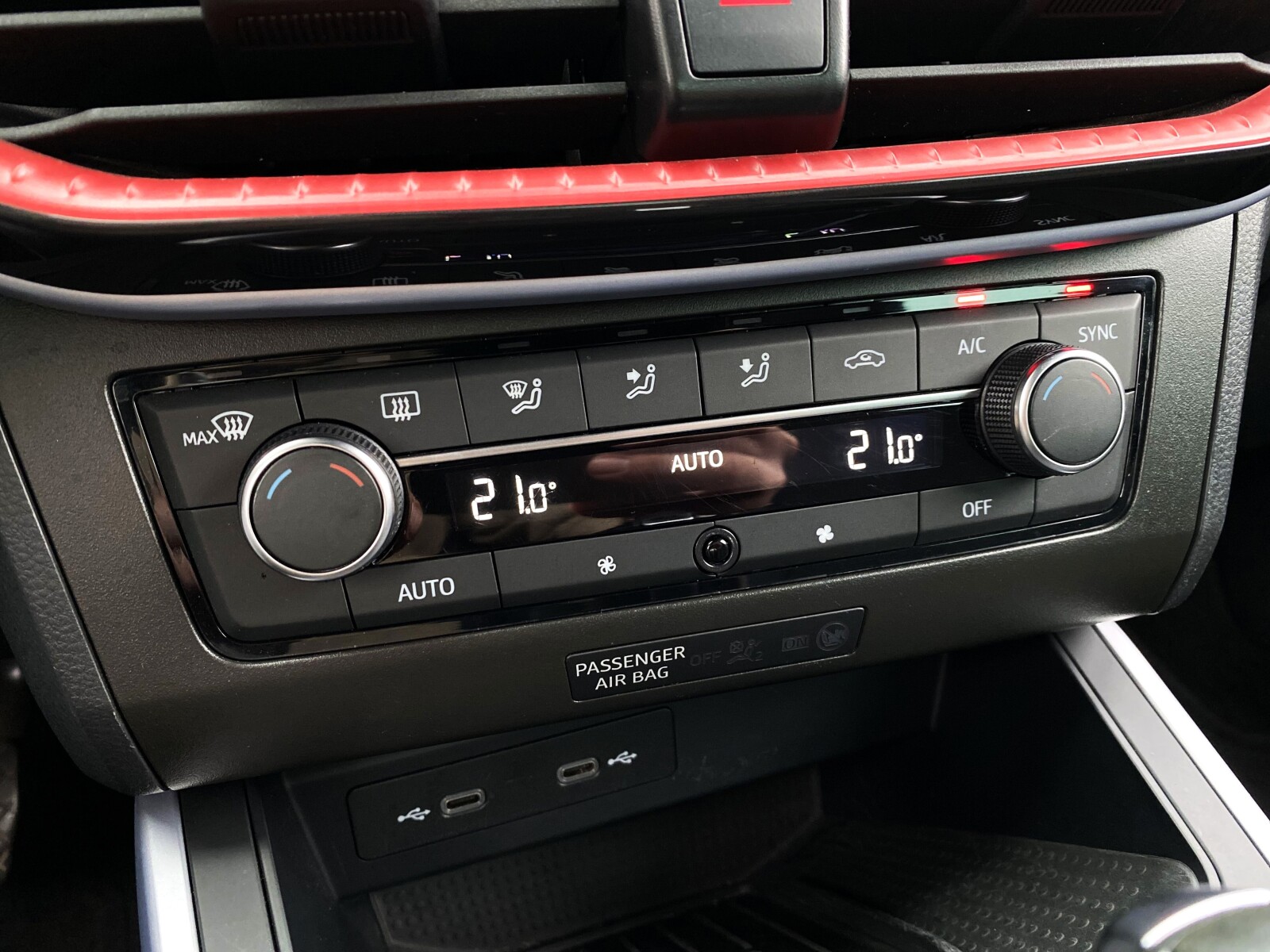 Seat Arona - zdjęcie 14
