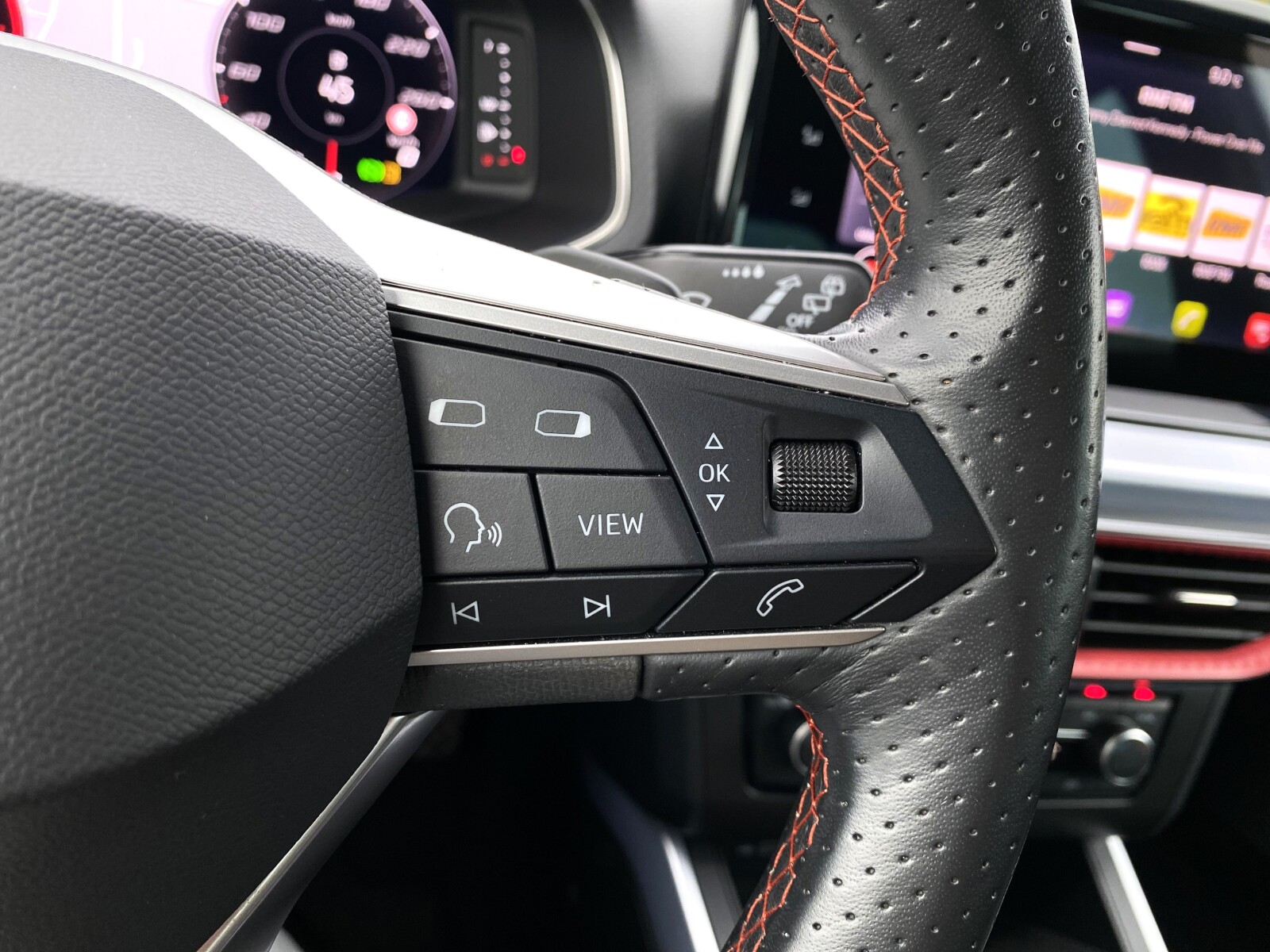 Seat Arona - zdjęcie 27