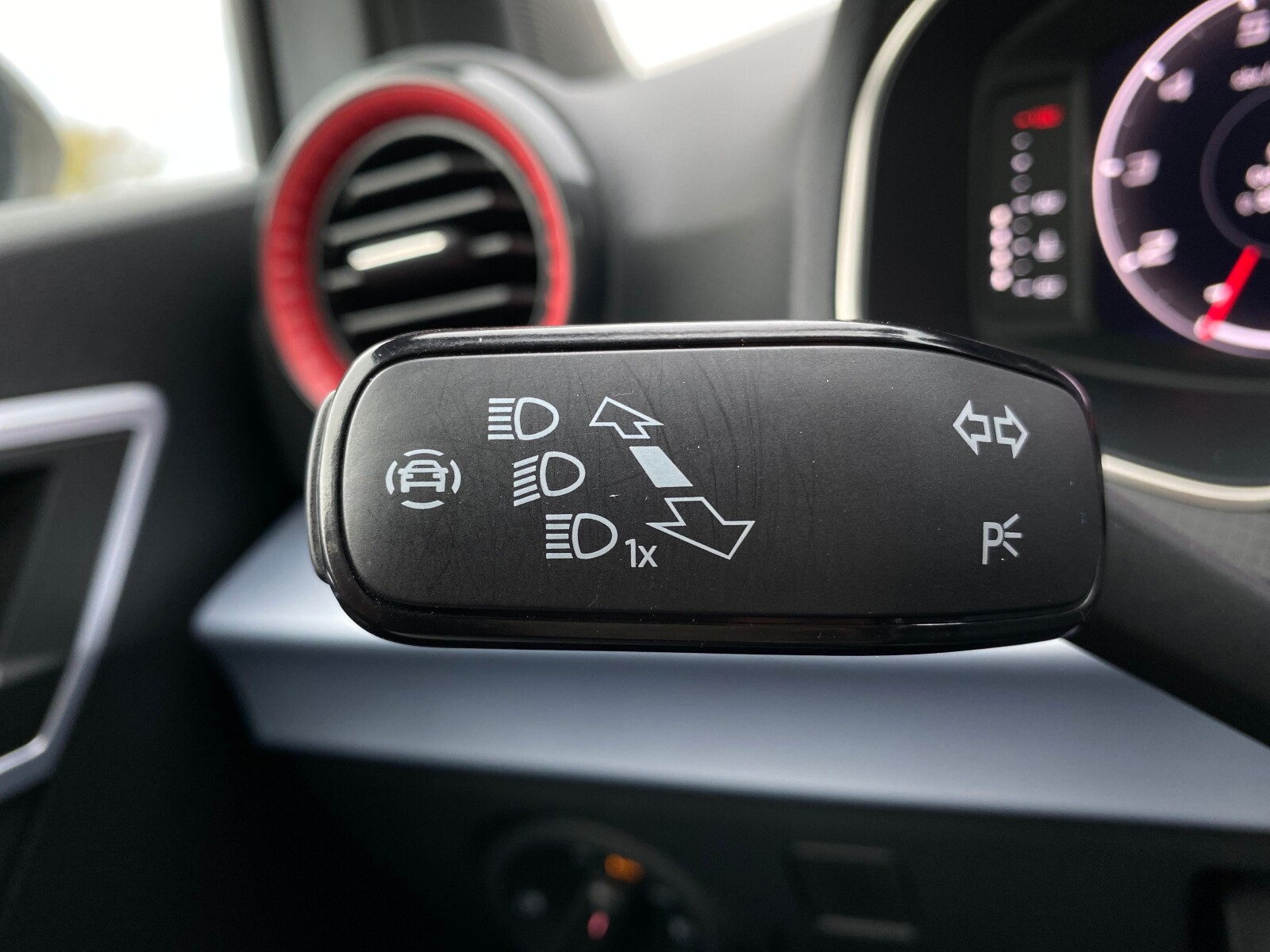 Seat Arona - zdjęcie 24