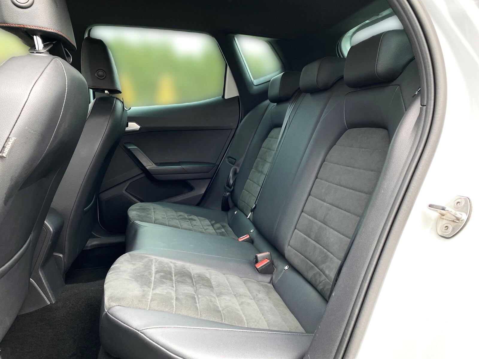 Seat Arona - zdjęcie 32