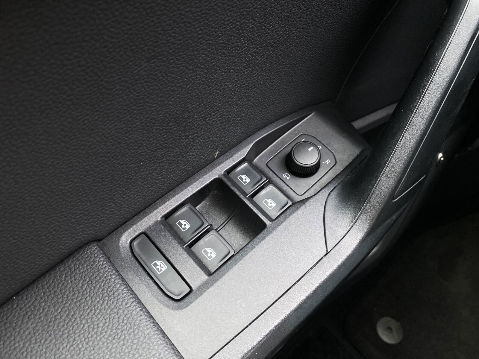 Seat Arona - zdjęcie 31