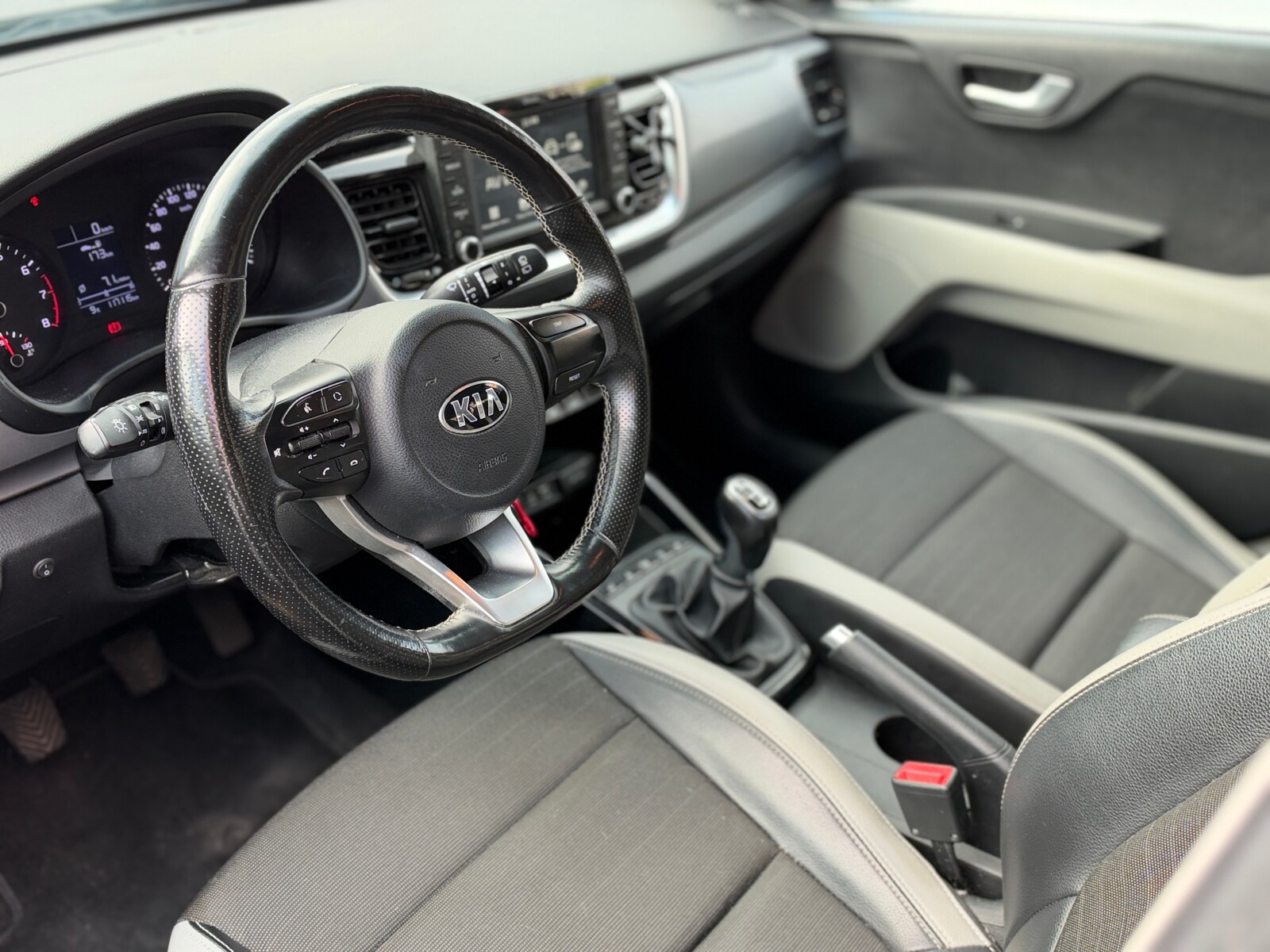 Kia Stonic - zdjęcie 2