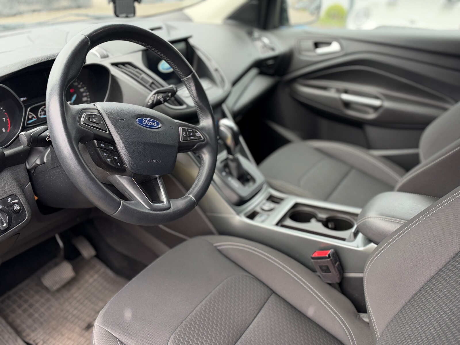 Ford Kuga - zdjęcie 3