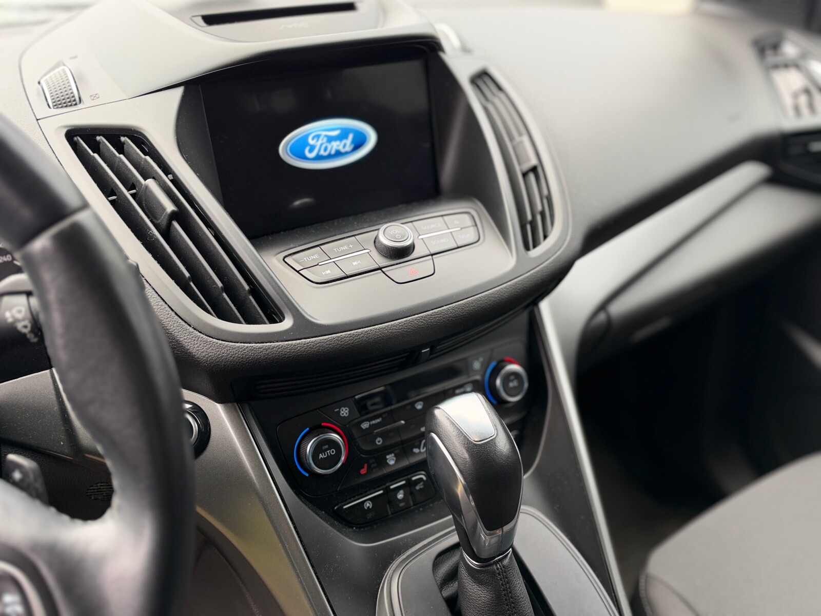 Ford Kuga - zdjęcie 4