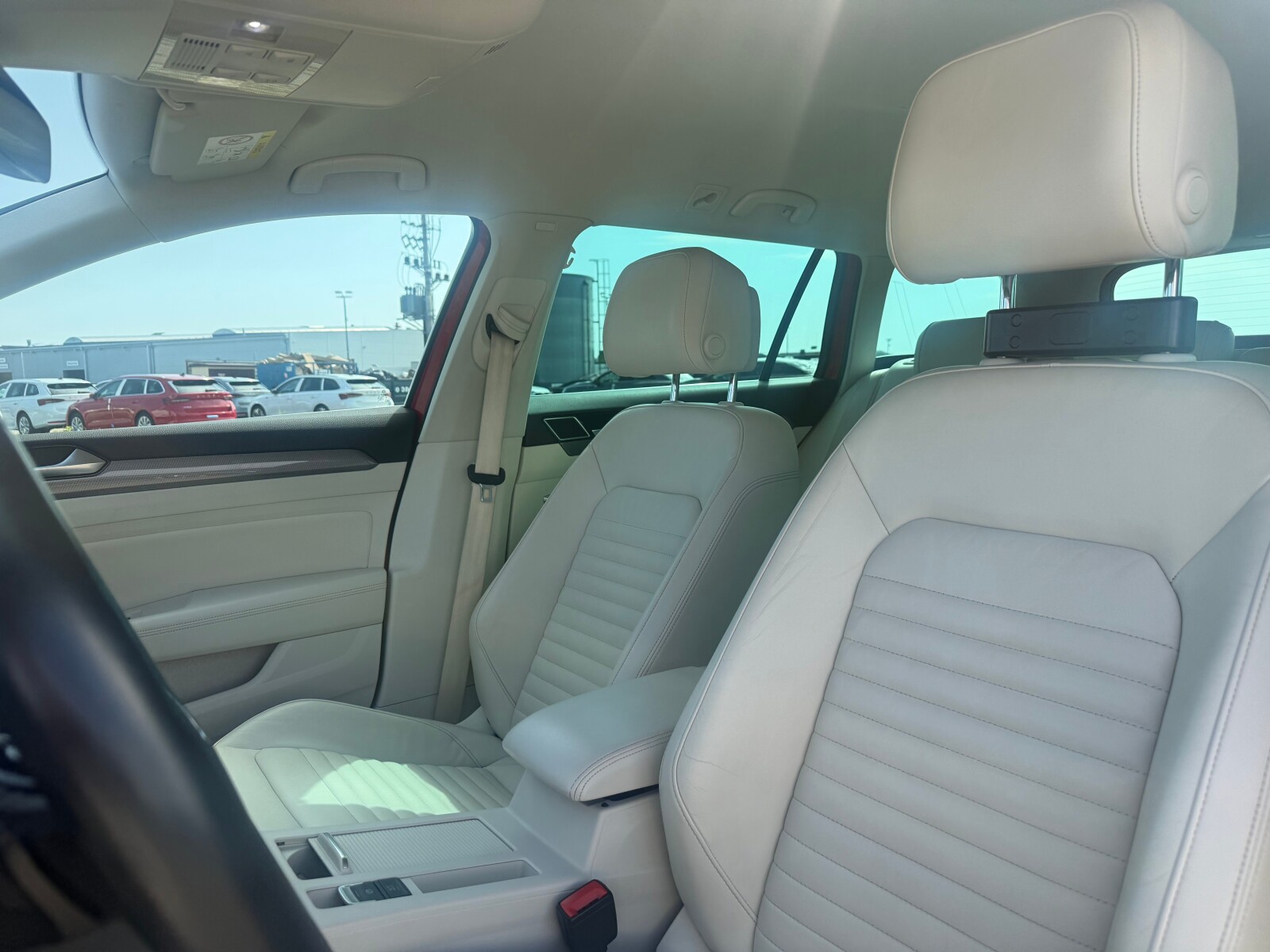 Volkswagen Passat - zdjęcie 12