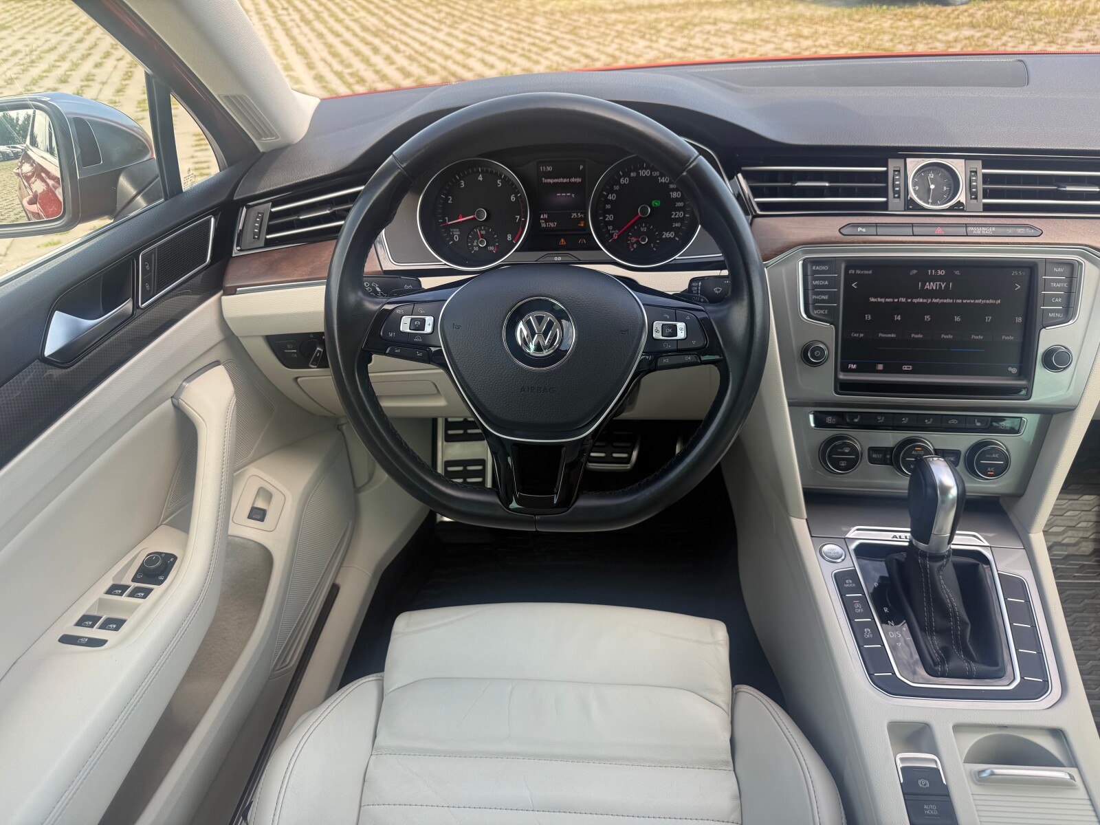 Volkswagen Passat - zdjęcie 10