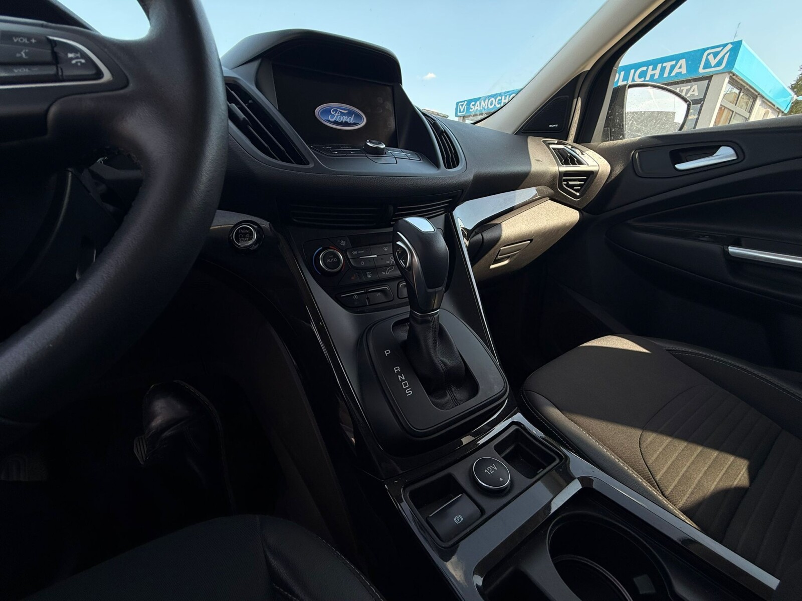 Ford Kuga - zdjęcie 12