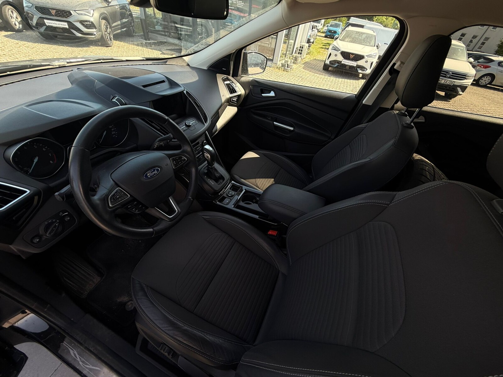 Ford Kuga - zdjęcie 9
