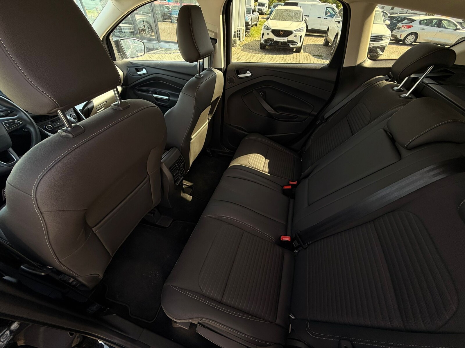 Ford Kuga - zdjęcie 10