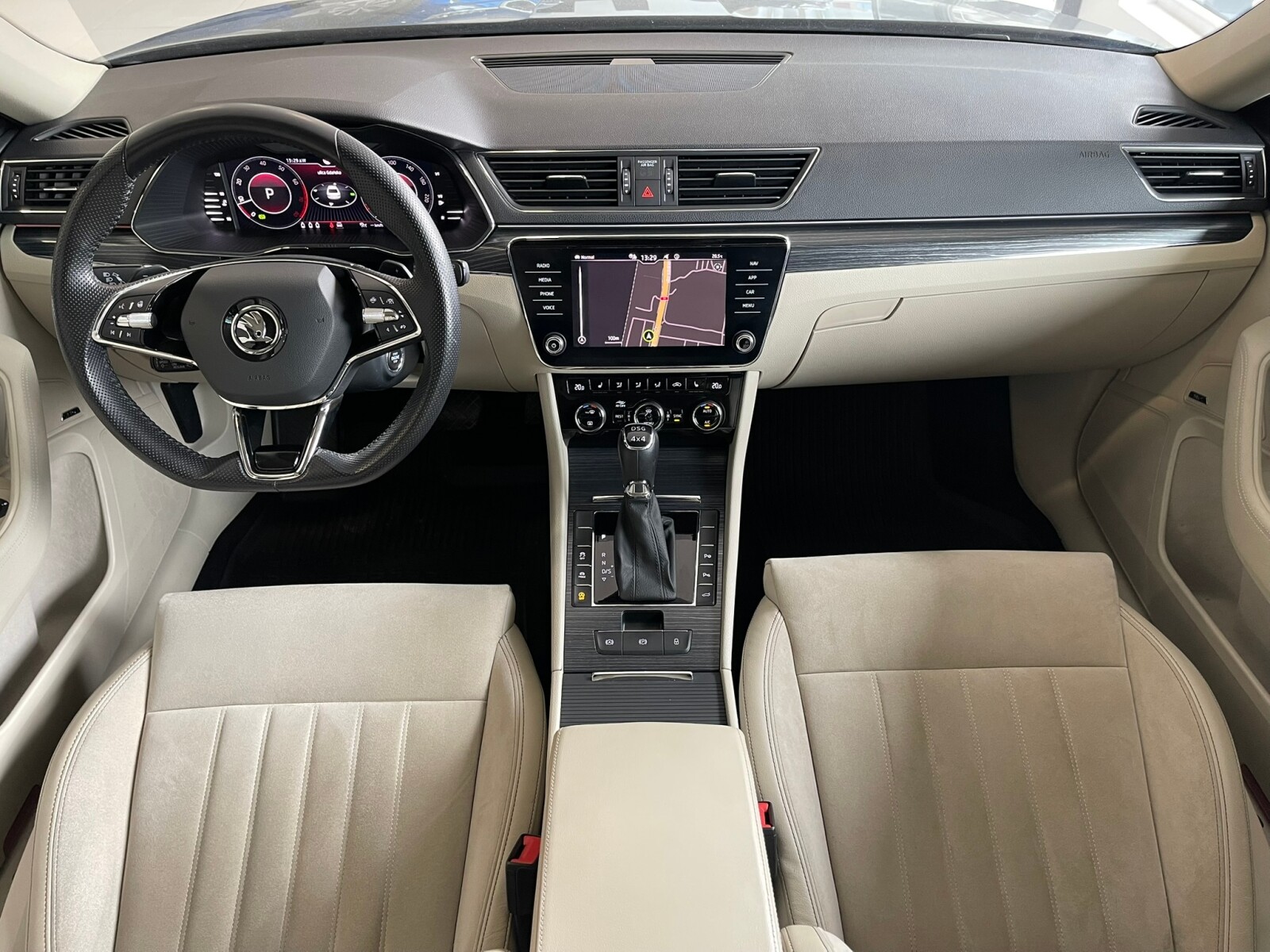 Škoda Superb - zdjęcie 13