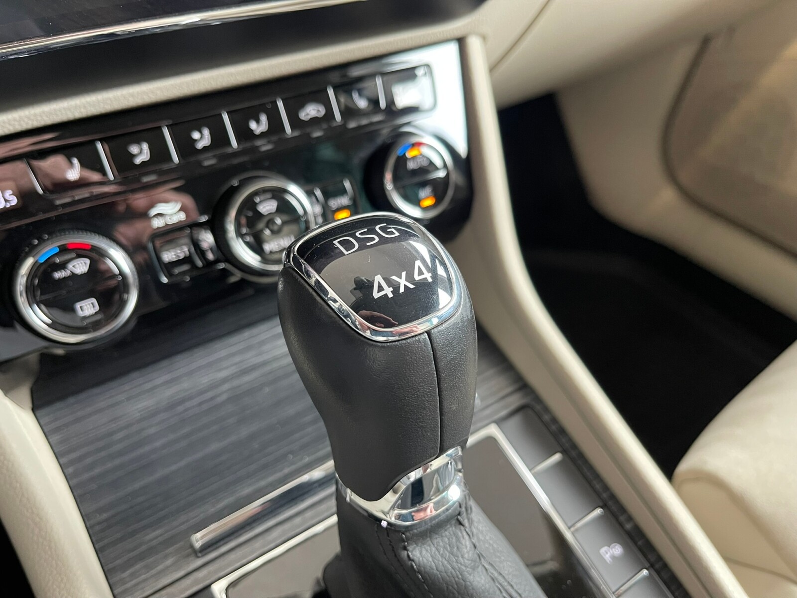 Škoda Superb - zdjęcie 24